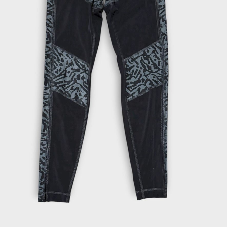 Lululemon Lululemon Hot To Street Tight 6 Brushed Animal Coal Black Gr Size 28" / US 6 / IT 42 - 5 Thumbnail