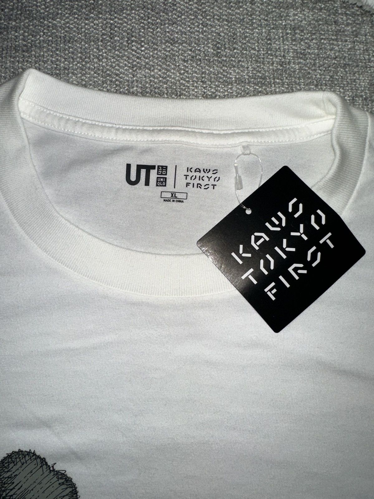 Kaws KAWS x Uniqlo Tokyo First T-shirt White (Asia Sizing) Size US XL / EU 56 / 4 - 3 Thumbnail