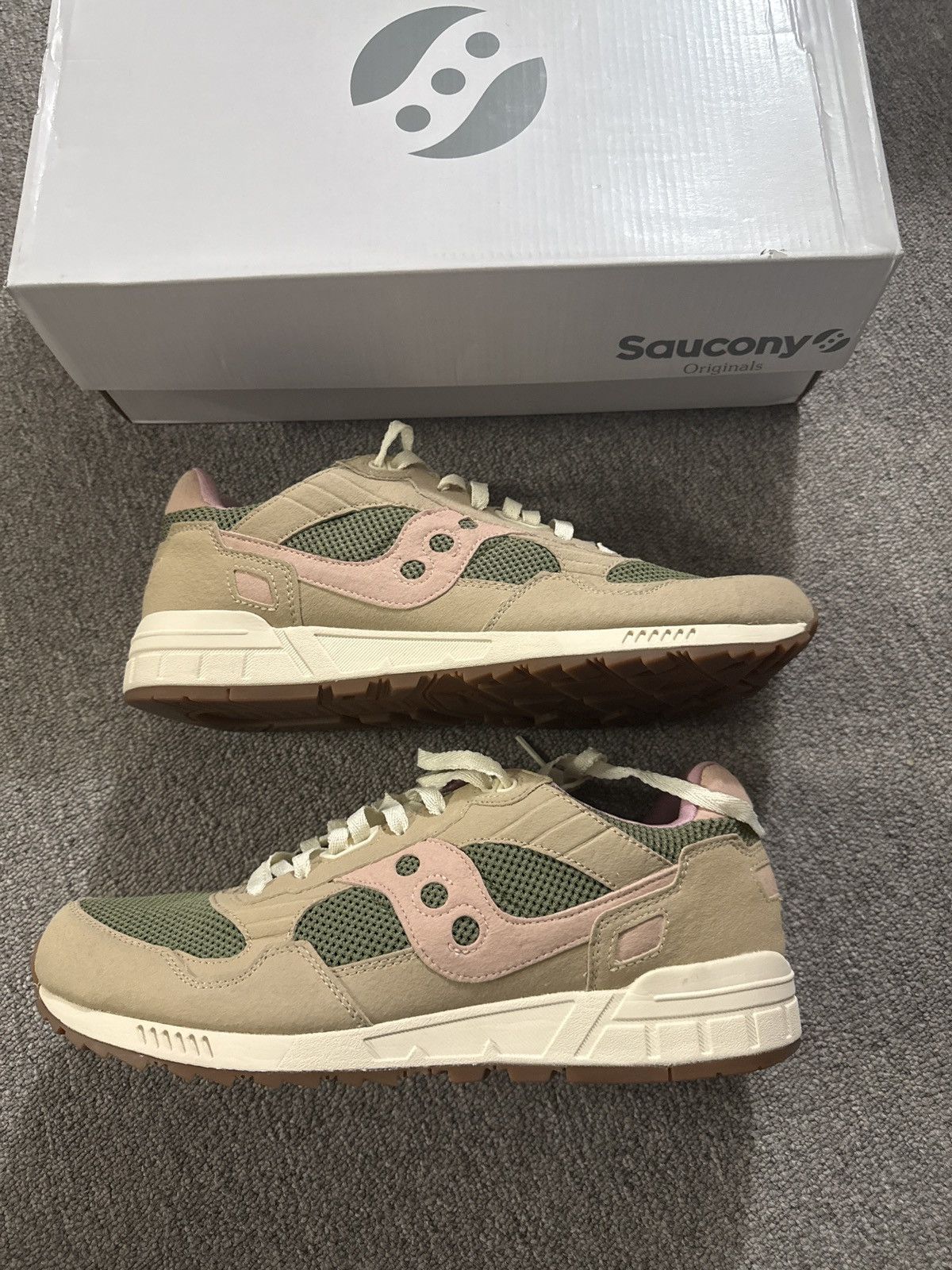 Saucony saucony shadow 5000 mushroom Size US 12 / EU 45 - 7 Thumbnail