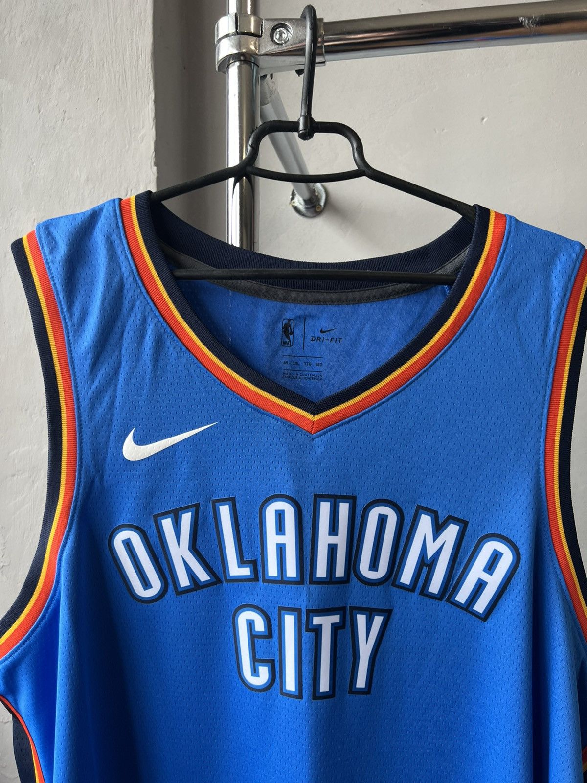 Nike NWT 2017 NBA OKLAHOMA CITY THUNDER NIKE BASKETBALL JERSEY Size US XXL / EU 58 / 5 - 4 Thumbnail