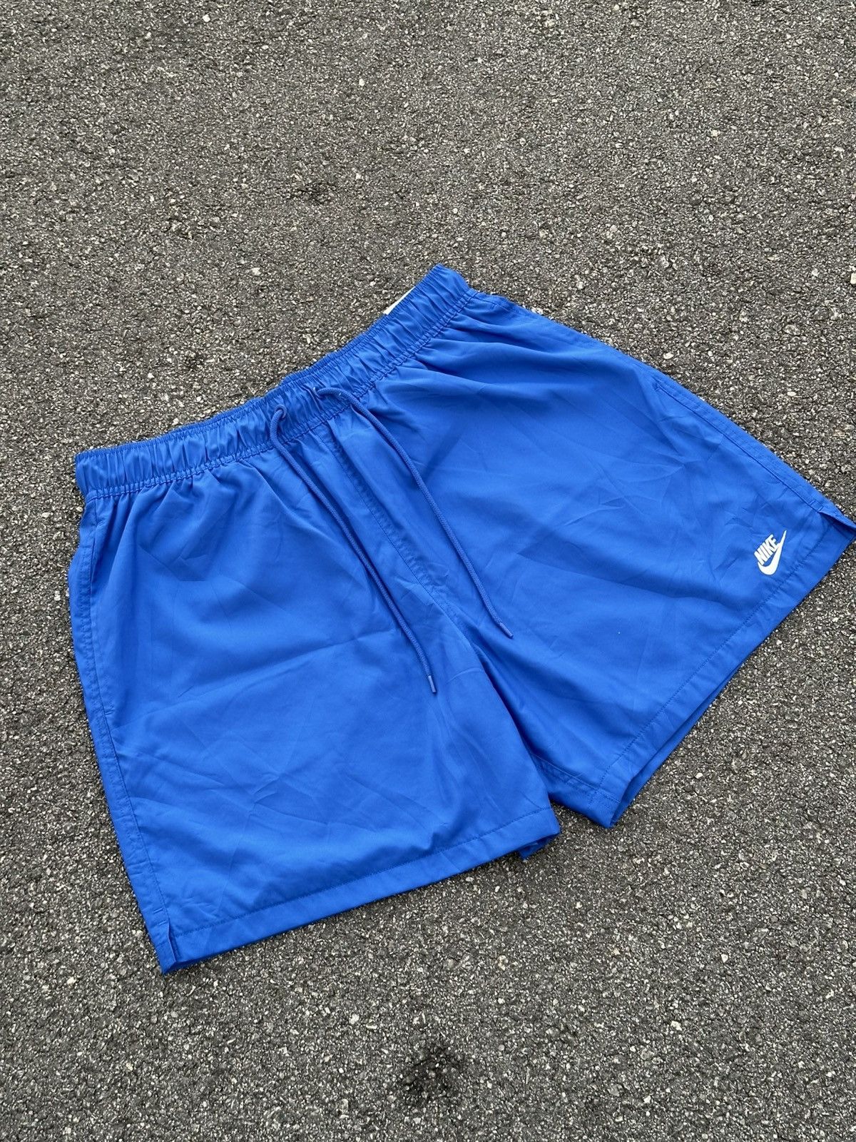 Nike Nike Club Men's Woven Flow Shorts in Game Royal blue. Size US 30 / EU 46 - 3 Thumbnail