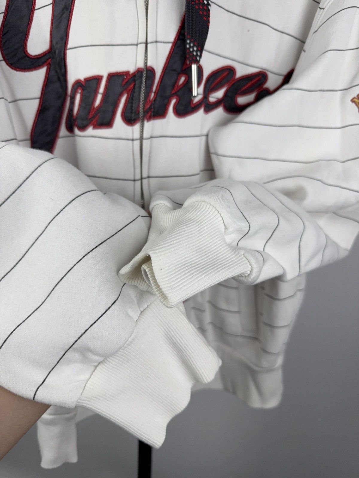 MLB Vintage 00s MLB Retro Majestig Yankees Hoodie Size US L / EU 52-54 / 3 - 9 Thumbnail