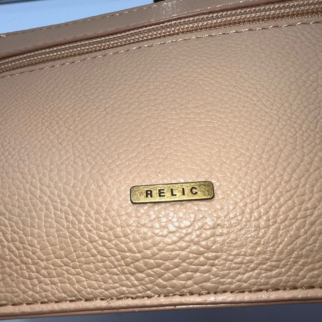 Relic Relic Takeaway Scalloped Wristlet Size ONE SIZE - 5 Thumbnail