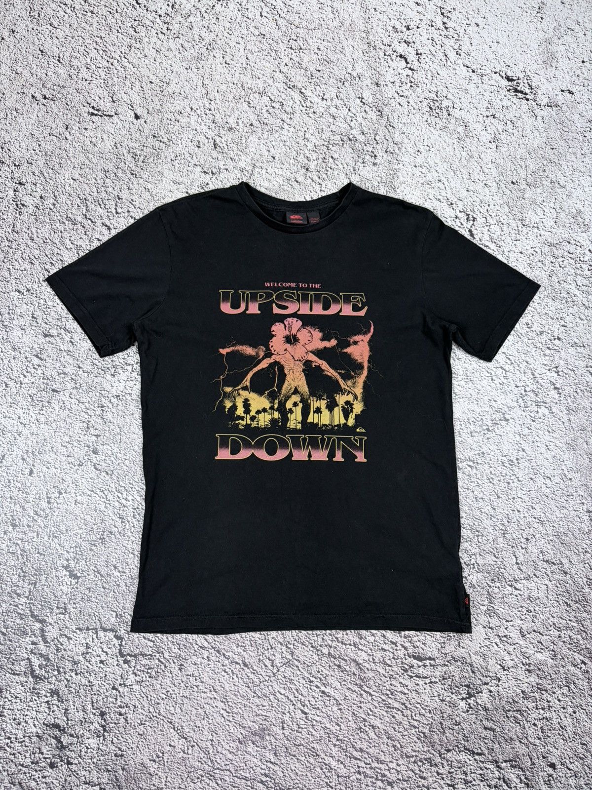 Quiksilver Quiksilver x Stranger Things Upside Down Demogorgon Surf Tee Size US M / EU 48-50 / 2 - 1 Thumbnail