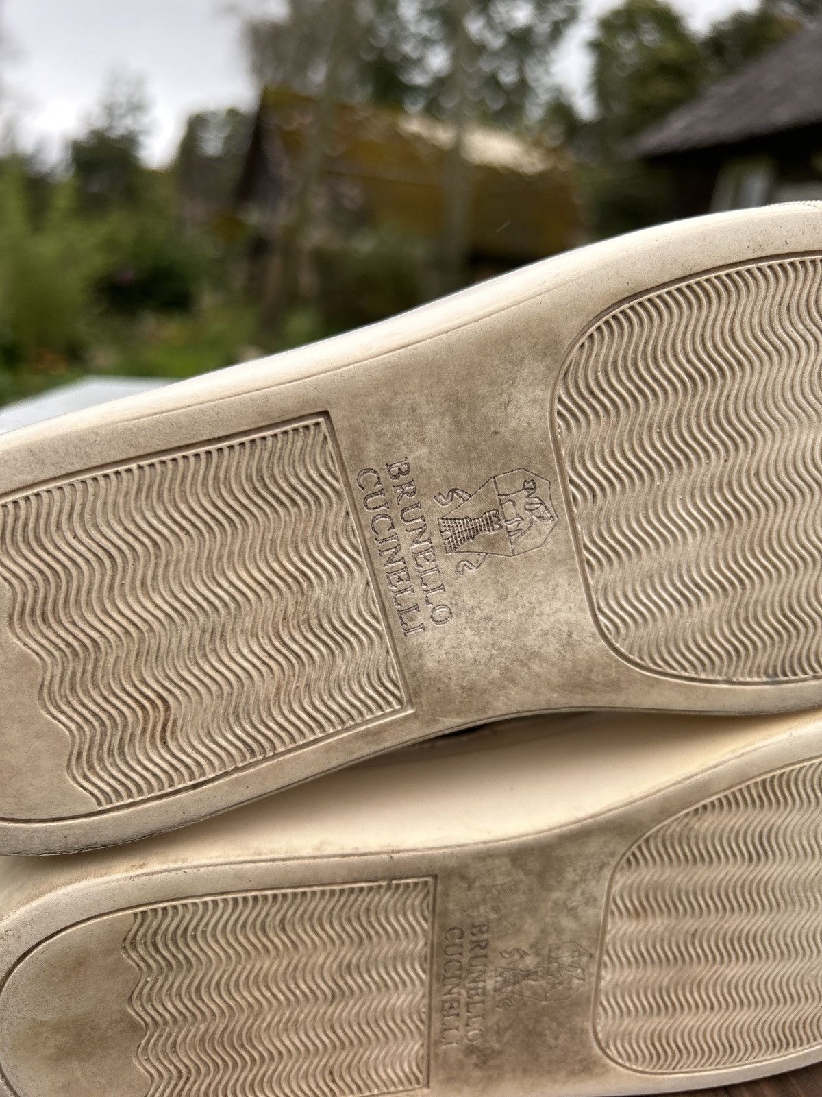 Brunello Cucinelli Brunello Cucinelli Beaded Accent Low Top Sneakers Size US 7 / IT 37 - 13 Thumbnail