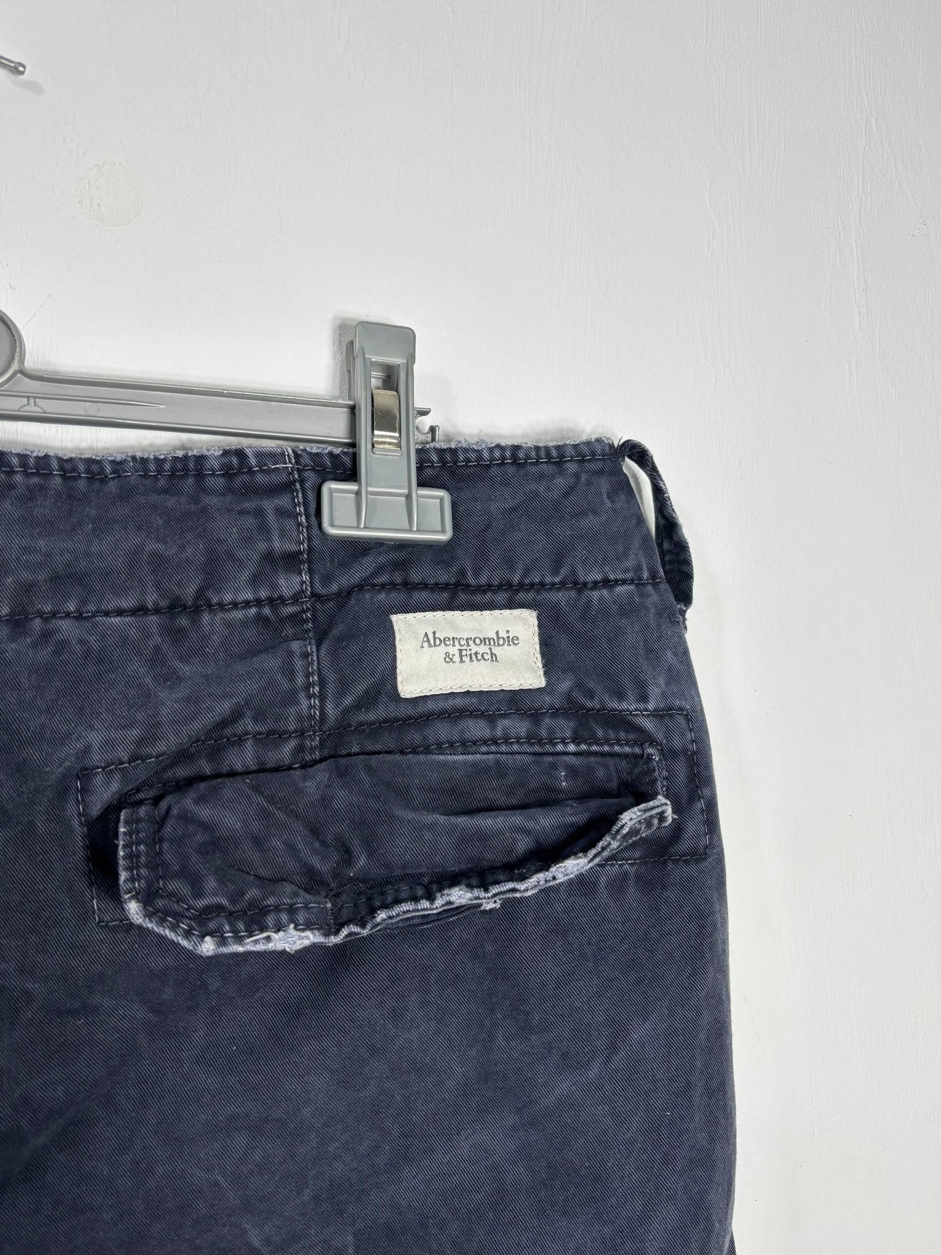 Abercrombie & Fitch Abercrombie Fitch Y2K Cargo Fade Distressed Bermuda Shorts Size US 33 - 9 Thumbnail