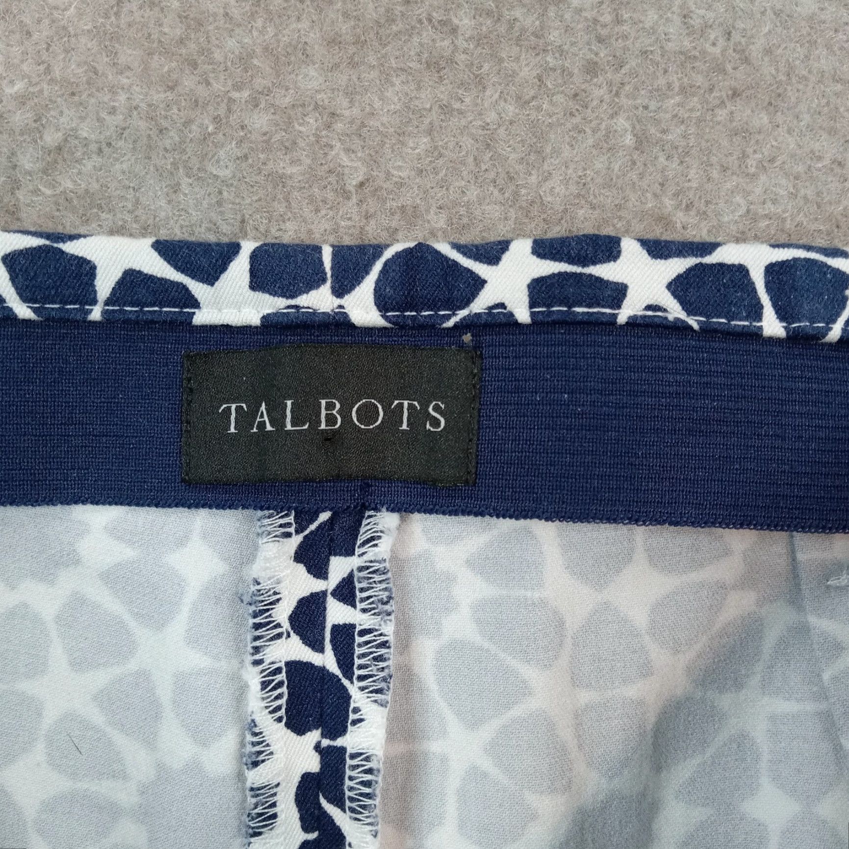 Talbots Talbots Blue White Pants Womens Petite Size 4 Chatham Crop Straight Leg Stretch Size 27" / US 4 / IT 40 - 6 Thumbnail