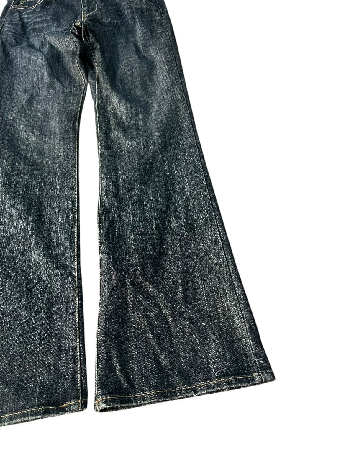 If Six Was Nine × Le Grande Bleu (L.G.B.) × Uniqlo 💥FLARE💥VINTAGE UNIQLO BLACK FLARE DENIM Size US 28 / EU 44 - 4 Thumbnail