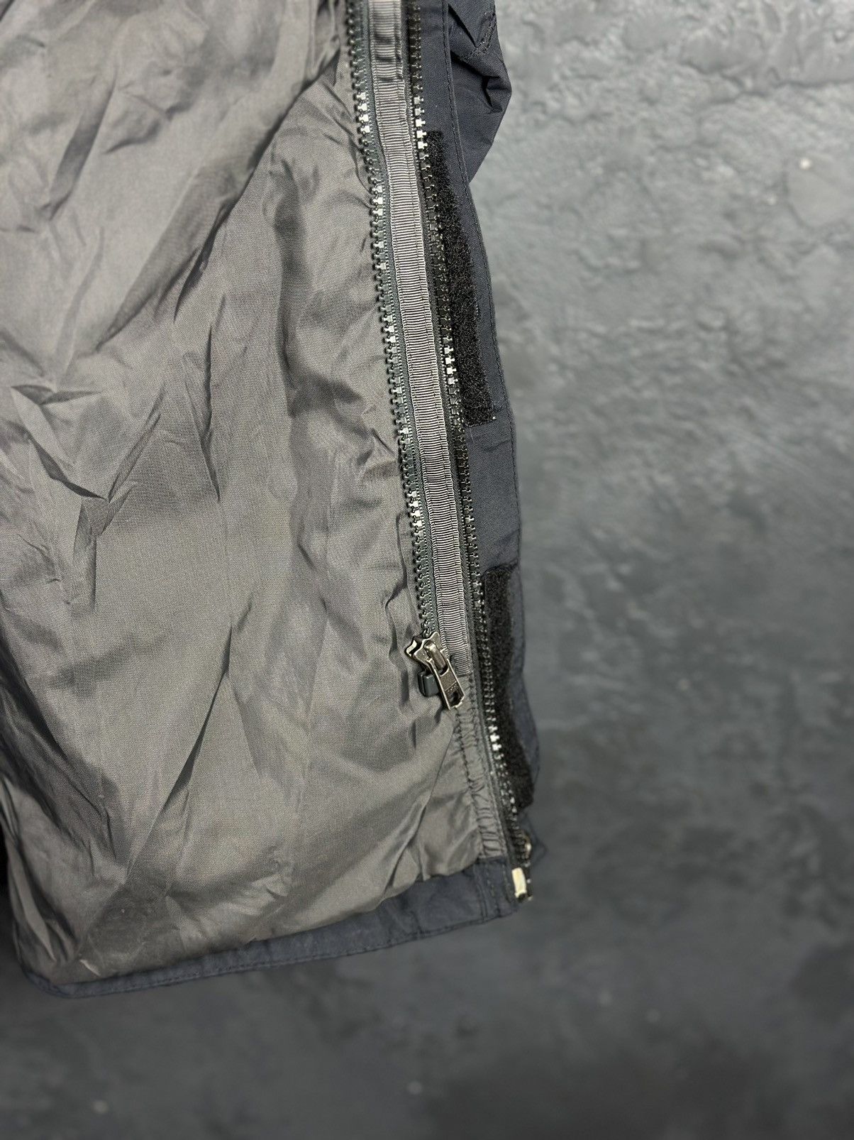 The North Face × Vintage Vintage 00's The North Face Hyvent Windbreaker Jacket Y2k Size US M / EU 48-50 / 2 - 10 Thumbnail