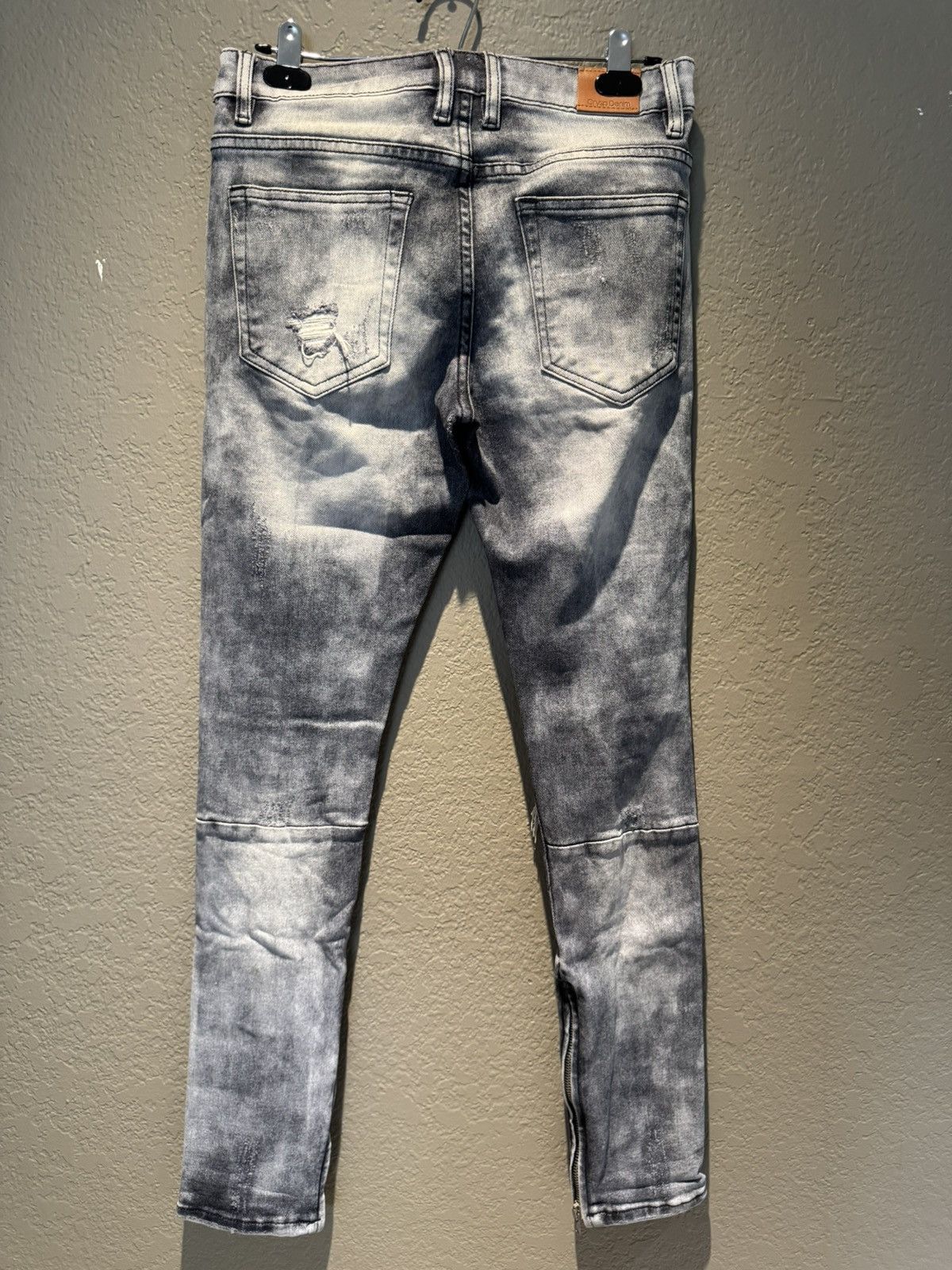 Crysp Denim Grey Distressed Zipper Skinny Crysp Denim Skinny Jeans Size US 30 / EU 46 - 2 Thumbnail