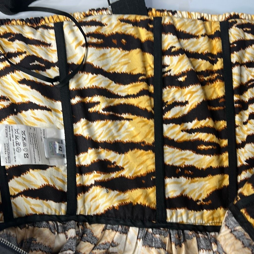 Dolce & Gabbana D&G by Dolce & Gabbana Sleeves Midi Dress Tiger Print (015) Size S / US 4 / IT 40 - 11 Thumbnail