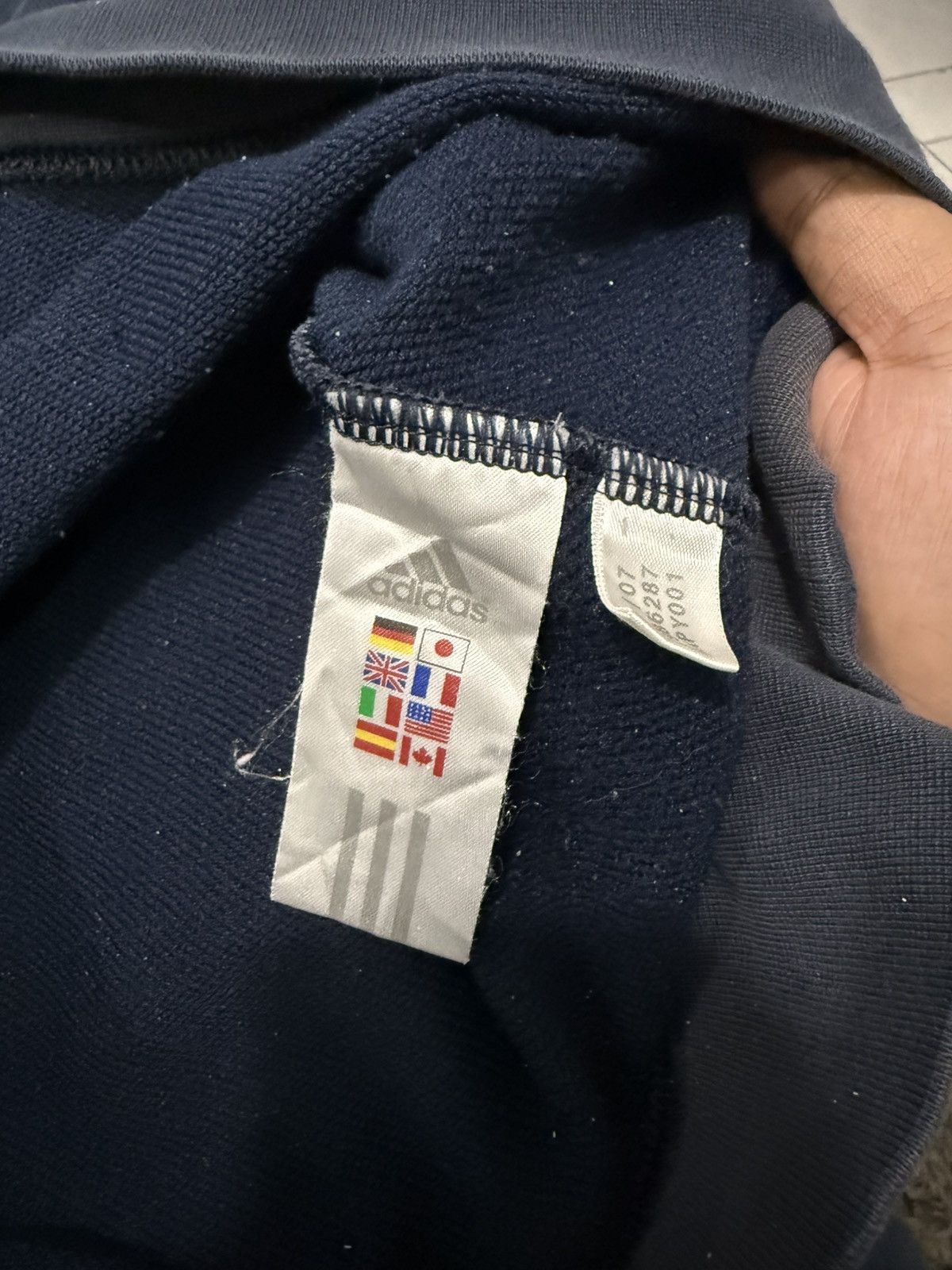 Adidas Vintage Adidas Stripe Blue Longsleeve Embroidery Sweatshirt Size US M / EU 48-50 / 2 - 8 Thumbnail