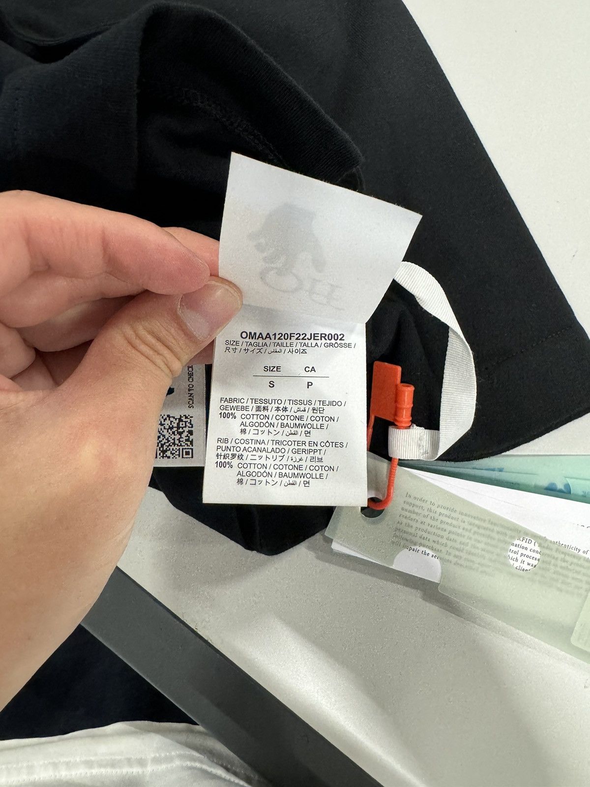 Off-White Off-White Spray Helvetica Embroidery T-shirt NEW 500$ Retail Size US S / EU 44-46 / 1 - 7 Thumbnail