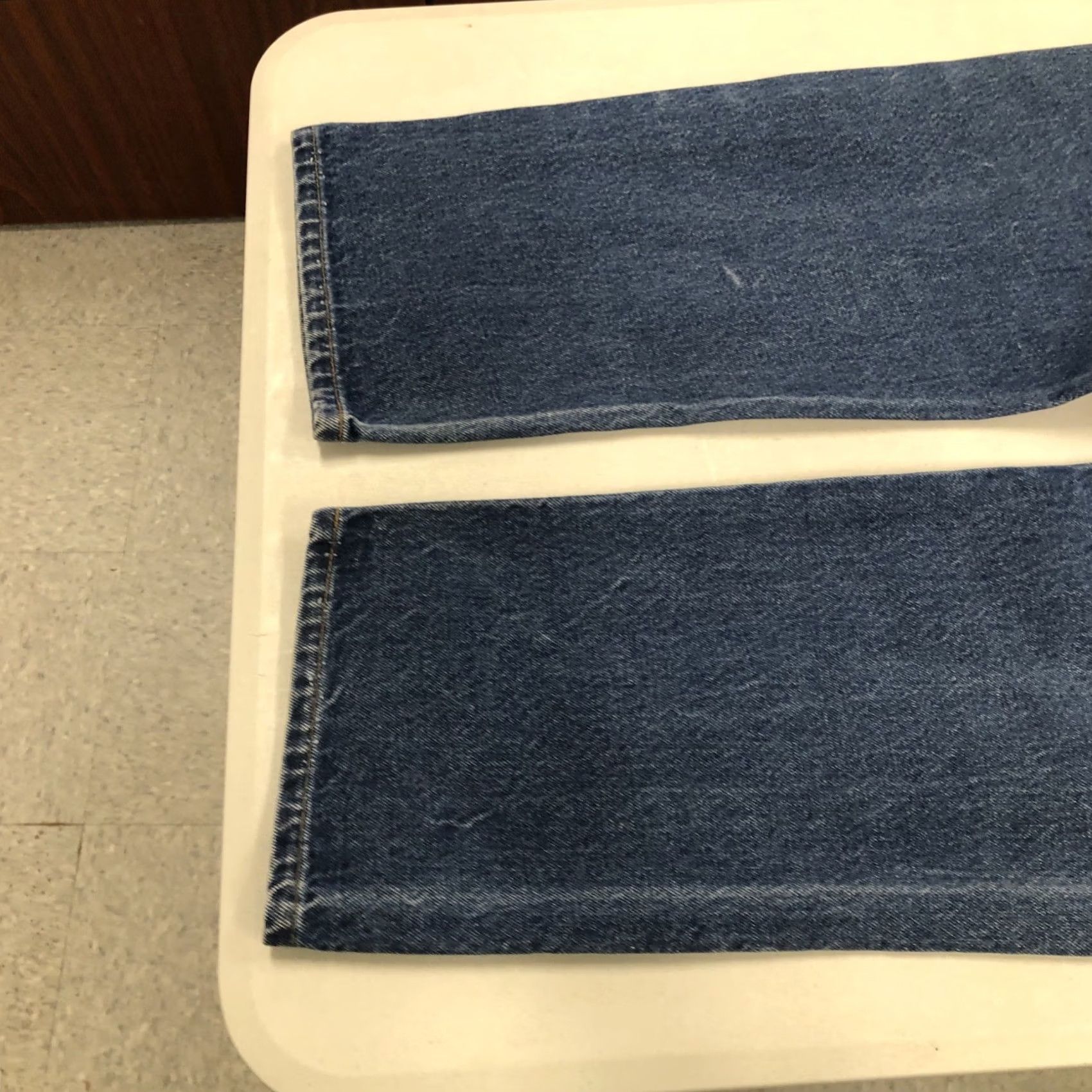 Levi's Levi’s Jeans 550 Orange Tab Medium Wash Denim Relaxed Fit 37 x 30.5 Mens Vintage Blue Cotton 5-Pocket Comfort Modern Classic Size US 37 - 7 Thumbnail