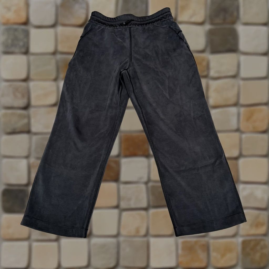 Lululemon Lululemon Pants Womens 6 Black Softstreme High Rise Straight Leg Cropped Casual Pockets Womens Size 28" / US 6 / IT 42 - 1 Thumbnail