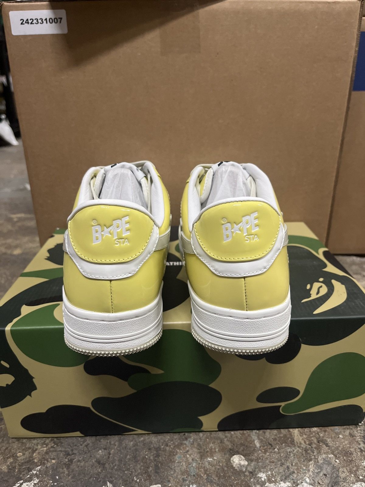 Bape × SSENSE Yellow Patent Bape Sta Size 7 Bapesta Size US 7 / EU 40 - 5 Thumbnail