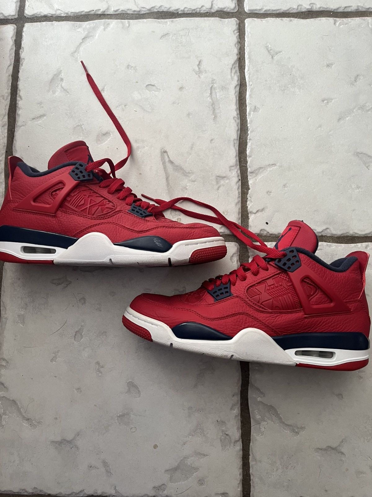 Jordan Brand 2019 Air Jordan 4 Retro GS ‘FIBA’ Size US 9.5 / EU 42-43 - 2 Thumbnail
