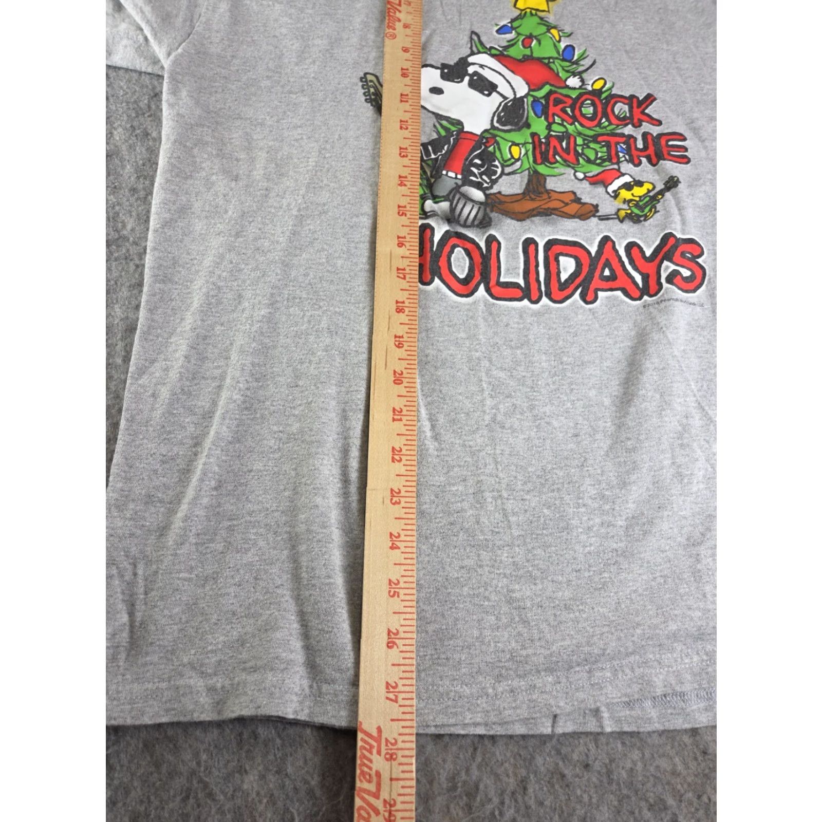 Vintage Holiday Peanuts T-Shirt XL Gray Snoopy Christmas Woodstock Guitar Rock Men Size US XL / EU 56 / 4 - 5 Thumbnail