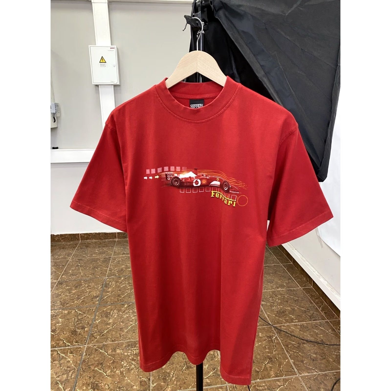 Ferrari VINTAGE Ferrari Racing F1 Graphic Big logo t-shirt Y2K M Red Mens 90s Logo Shirt Size US M / EU 48-50 / 2 - 2 Thumbnail