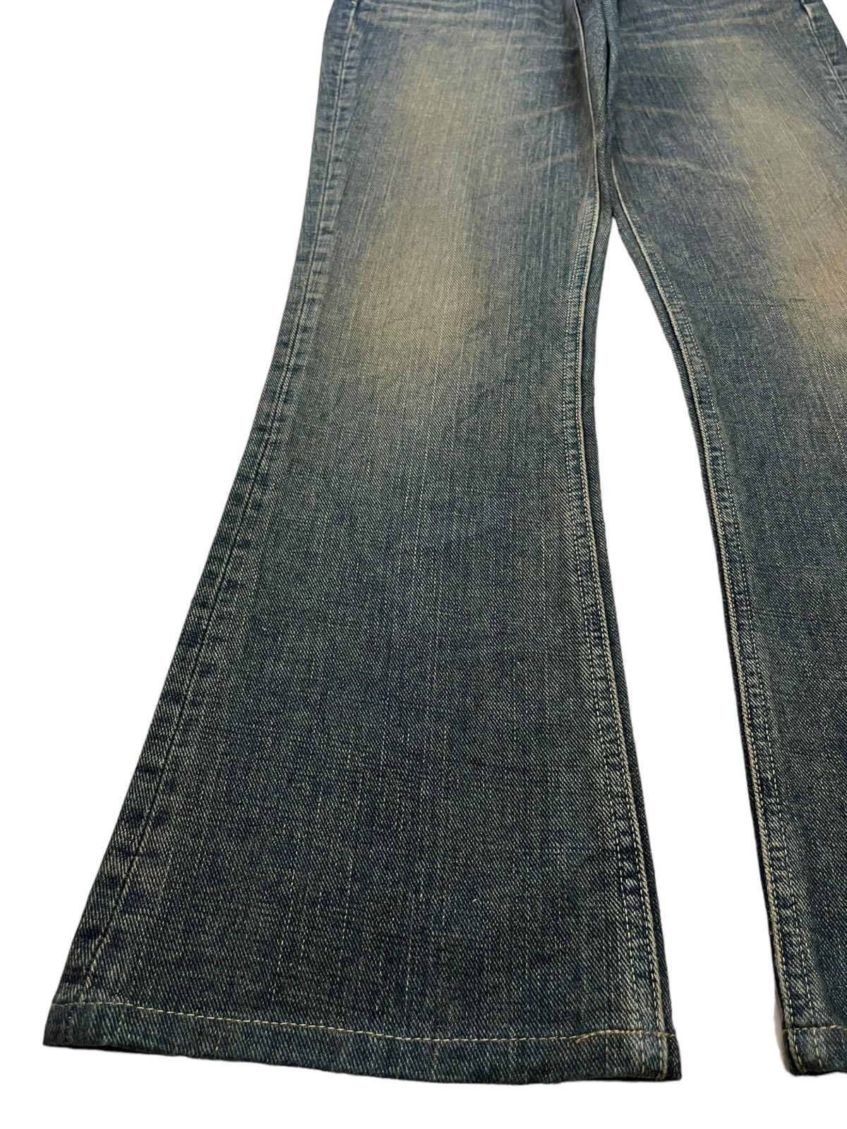 Japanese Brand Vintage Japanese Brand Rusty Mud Wash Flare Jeans Size 27" / US 4 / IT 40 - 6 Thumbnail