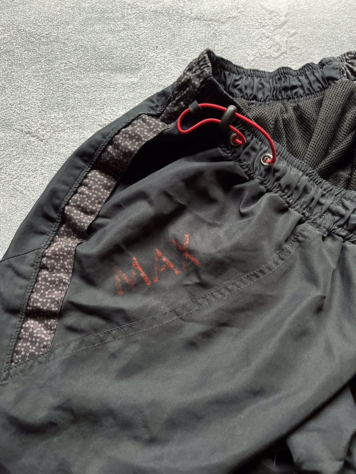 Vintage Vintage Nike 90s Nylon TrackPants Size US 36 / EU 52 - 19 Thumbnail