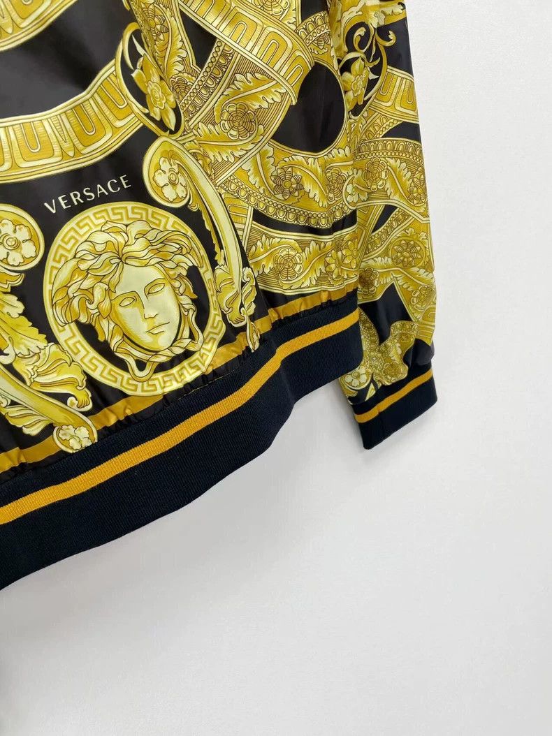 Versace Versace Black gold medusa baroque jacket coat Size US S / EU 44-46 / 1 - 6 Thumbnail