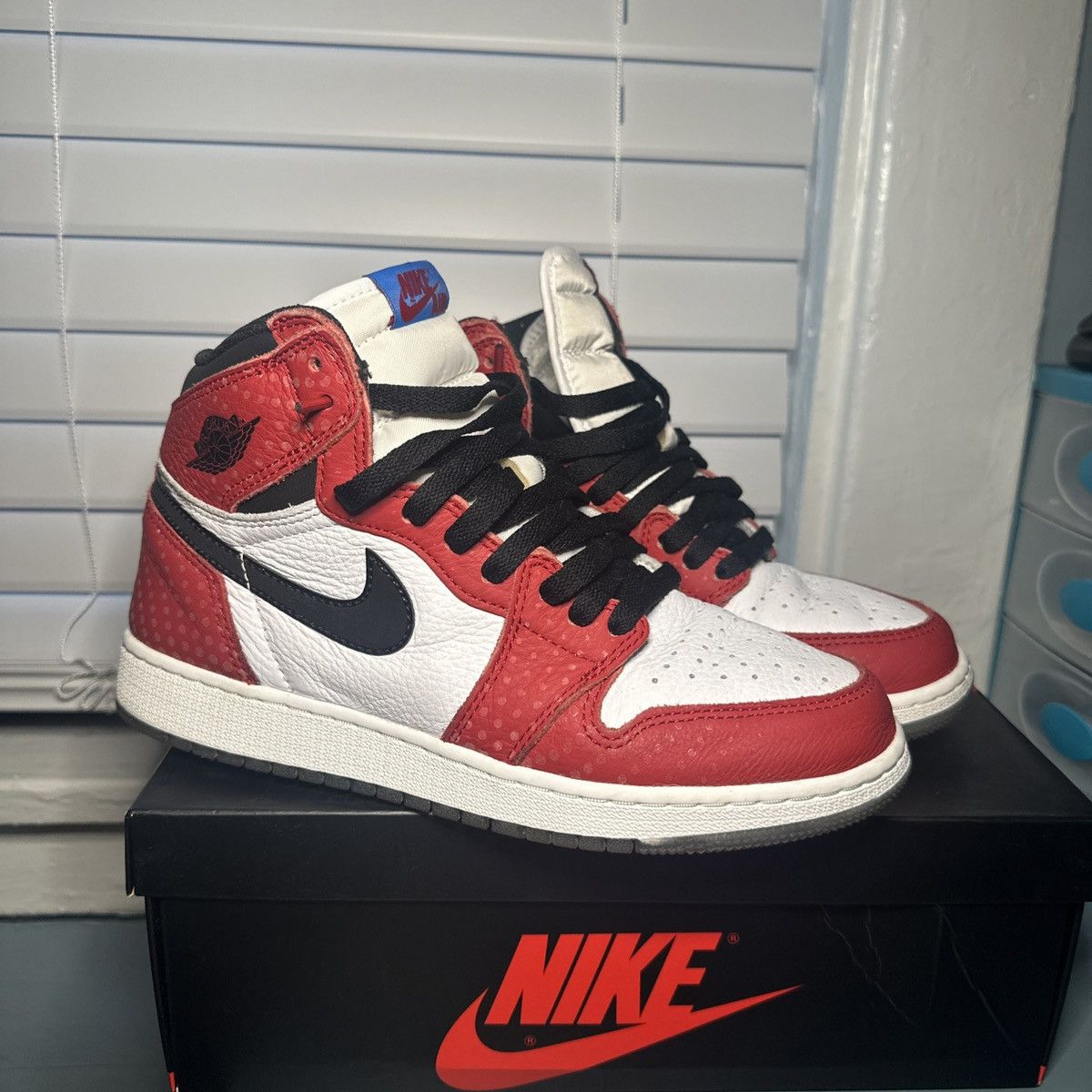 Jordan Brand × Nike *Nike Air Jordan 1 Retro High GS Spiderman Origin Story Size US 7 / EU 40 - 3 Thumbnail