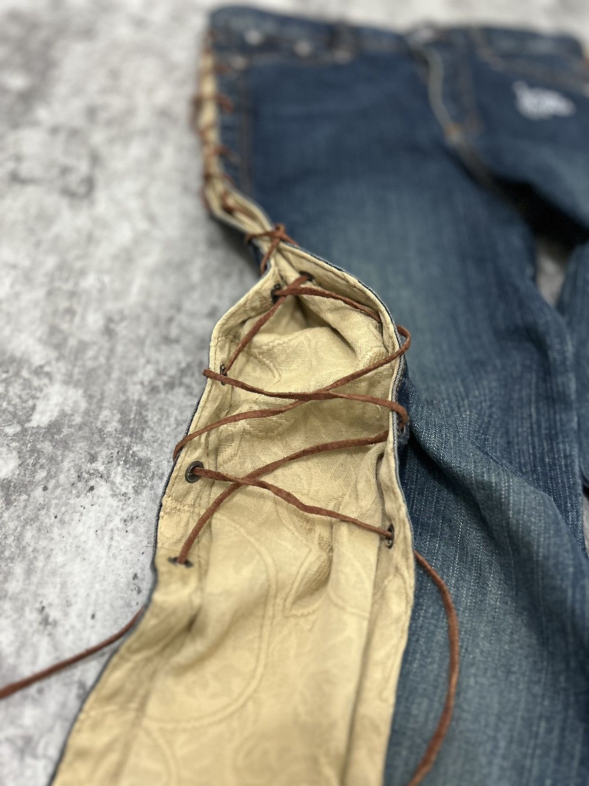 If Six Was Nine × Le Grande Bleu (L.G.B.) × Tornado Mart Xoxo Love Girls Side Straps Flare Cropped Jeans Size 27" / US 4 / IT 40 - 7 Thumbnail