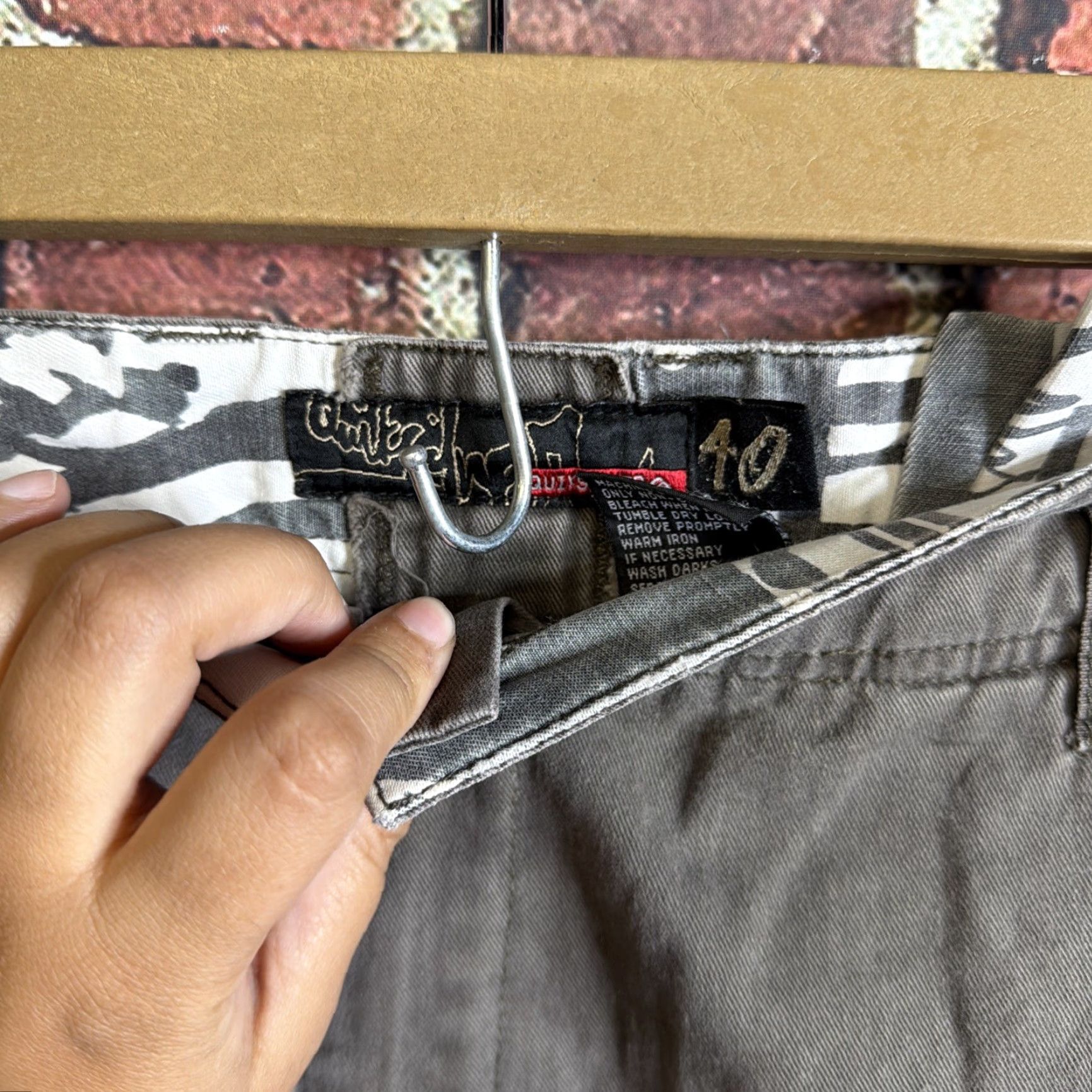 Quiksilver VTG Quiksilver Cargo Shorts Mens 40 Brown Baggy Cargo Pants 90s Y2K Grunge Skate Surf Hip Hop Logo Size US 40 / EU 56 - 2 Thumbnail