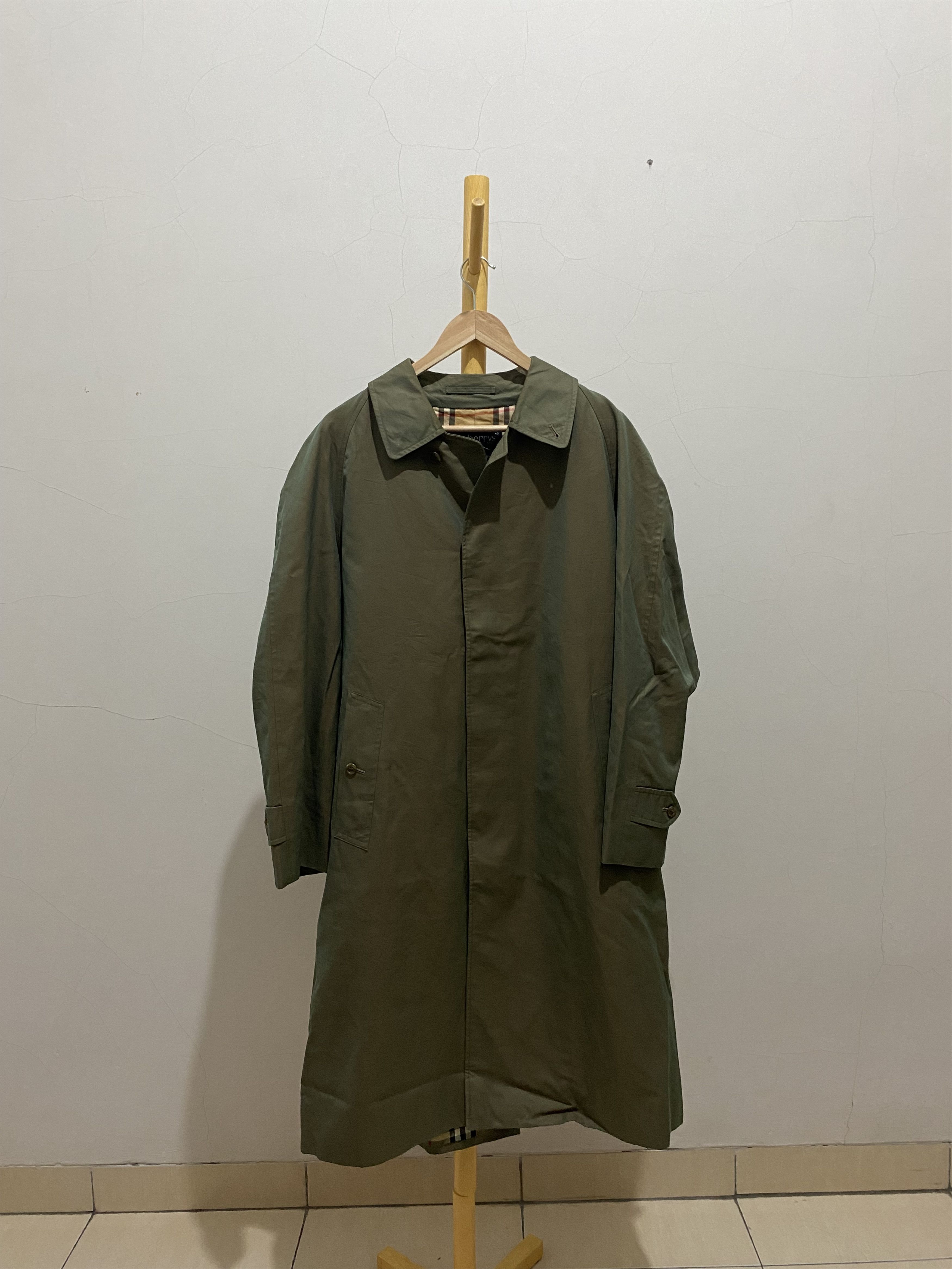 image of Burberry Trench Coat in Dark Green, Men's (Size XL)