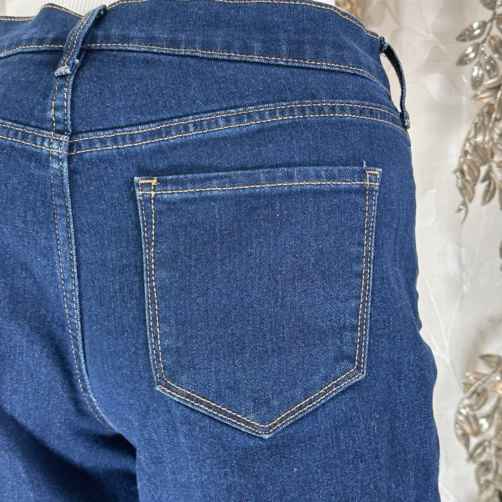 Old Navy Old Navy Slim Midi Denim Shorts Size 8 Dark Rinse Cuffed Size 30" / US 8 / IT 44 - 10 Thumbnail