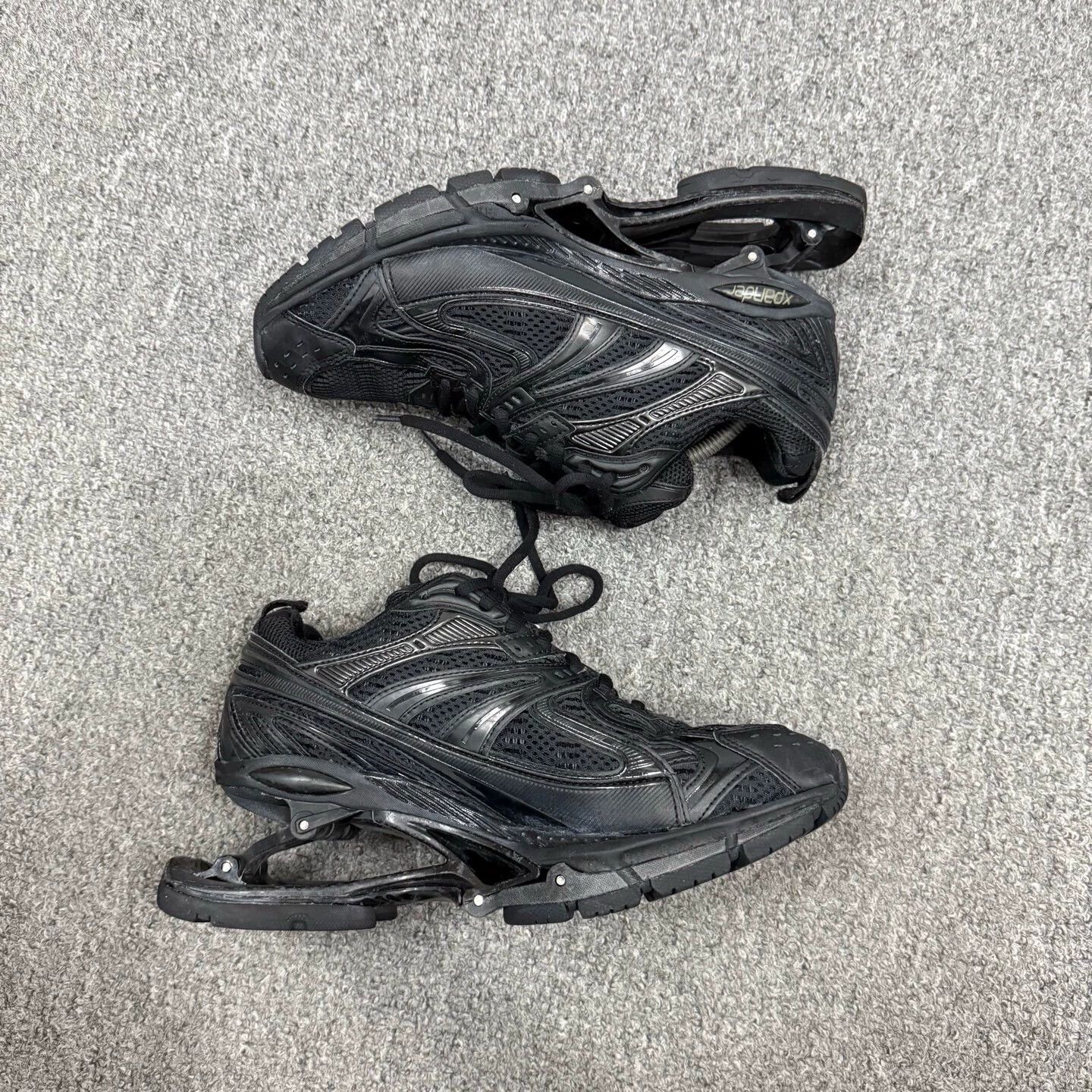 Balenciaga xpander black trainers 39