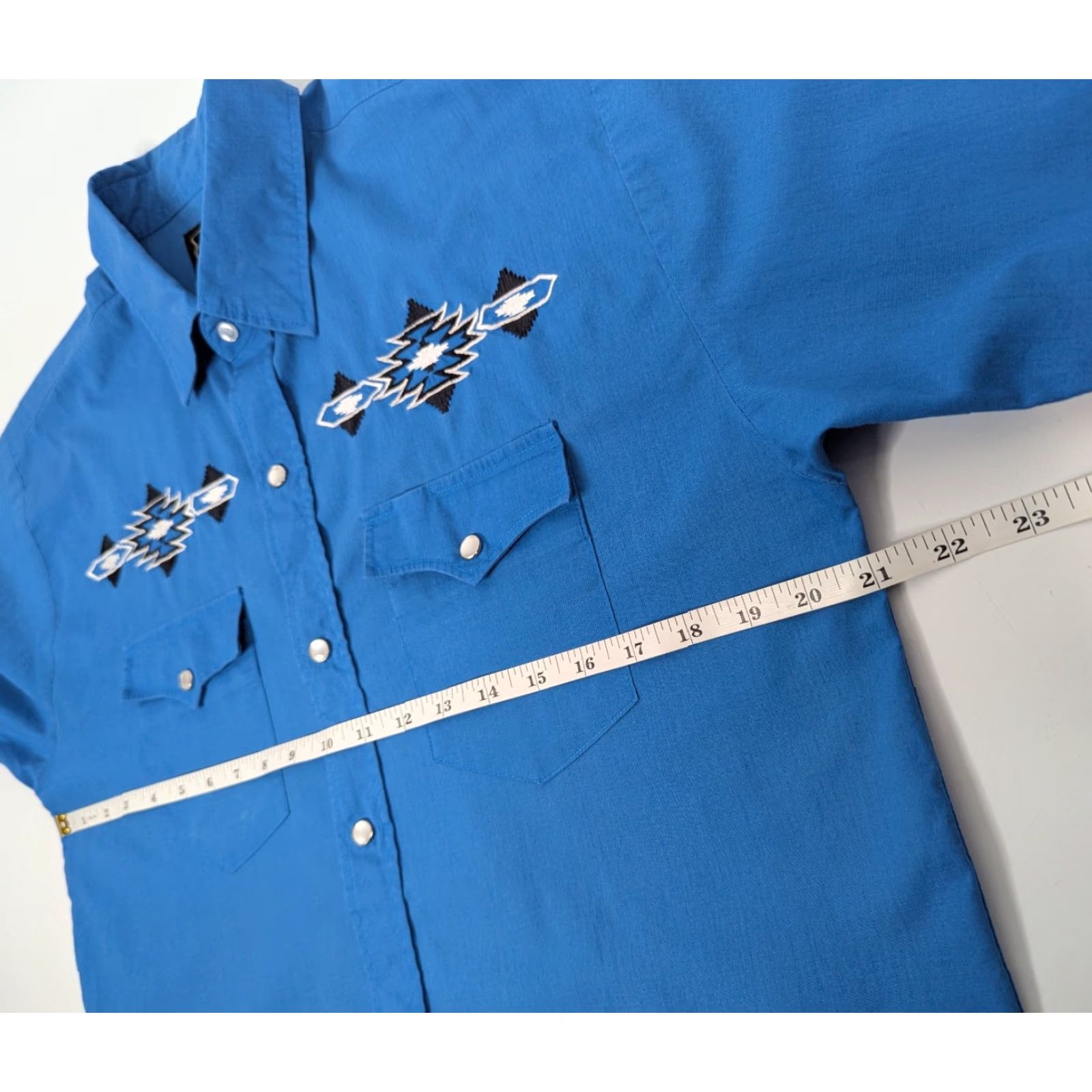 Vintage VINTAGE High Noon Shirt Mens M Blue Short Sleeve Embroidered Aztec Design Cowboy Western Snap Front Button-Up Size US 31 - 6 Thumbnail