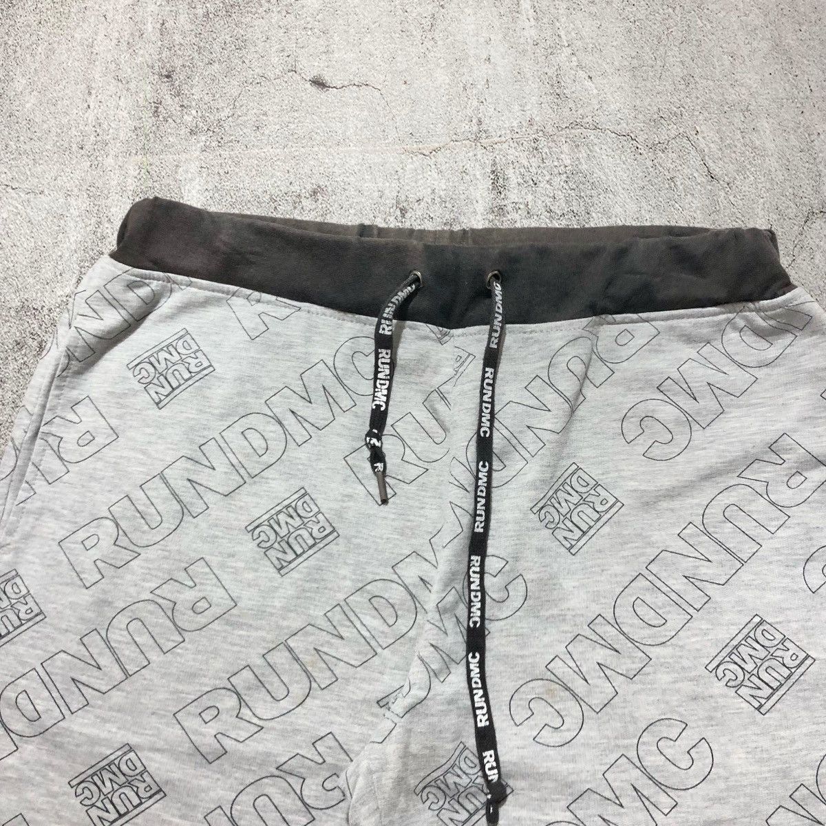 RUN DMC 2000s Run Dmc Fullprint Logo Shortpants Grey Y2k Streetwear Size US 31 - 5 Thumbnail