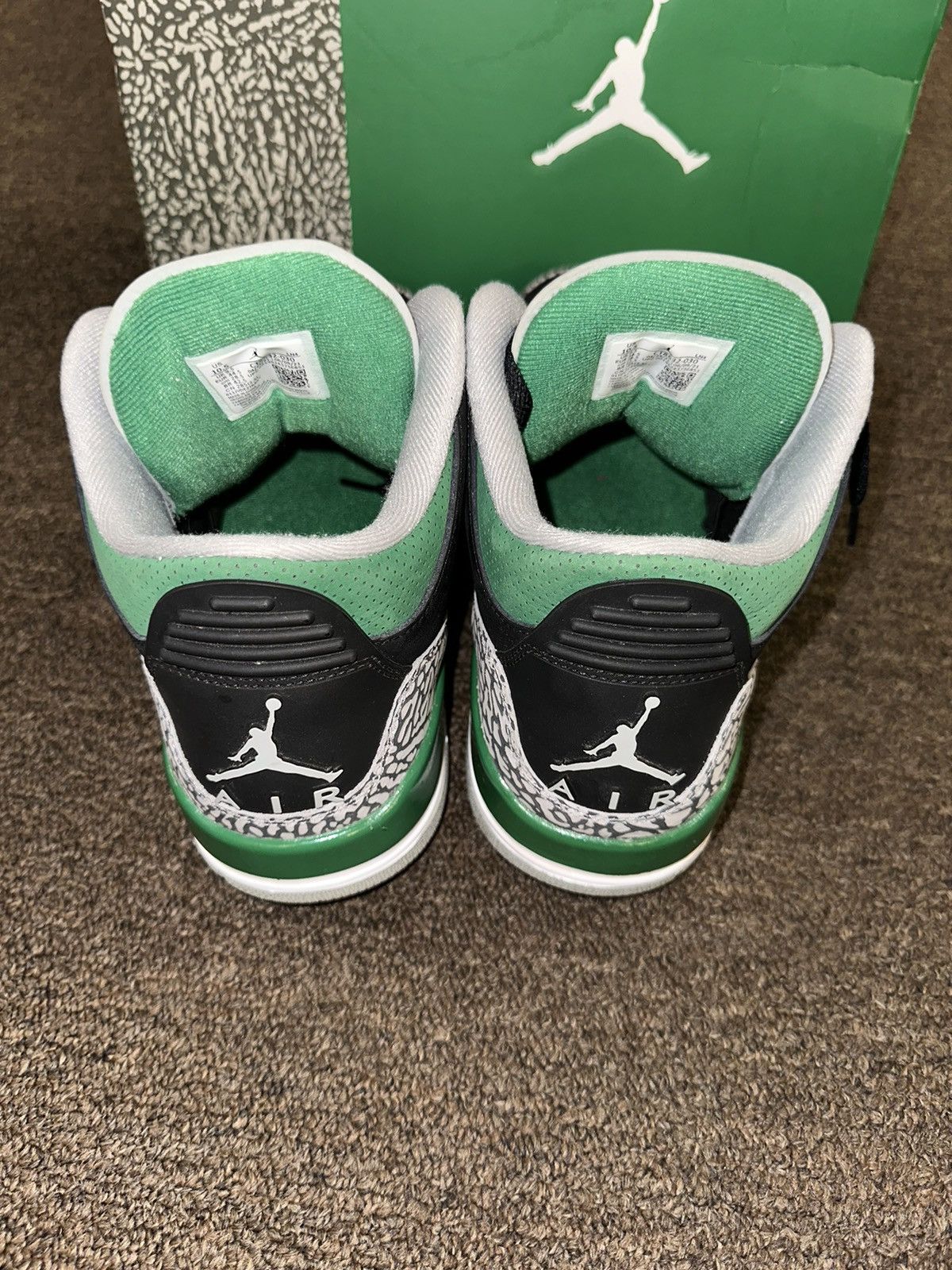 Jordan Brand Size 10.5 - Jordan 3 Retro Mid Pine Green Size US 10.5 / EU 43-44 - 5 Thumbnail