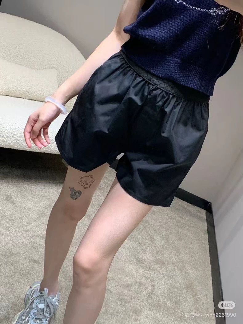 Chanel Chanel 24S waist logo elastic waist shorts Size 25" / US 0 / IT 36 - 3 Thumbnail