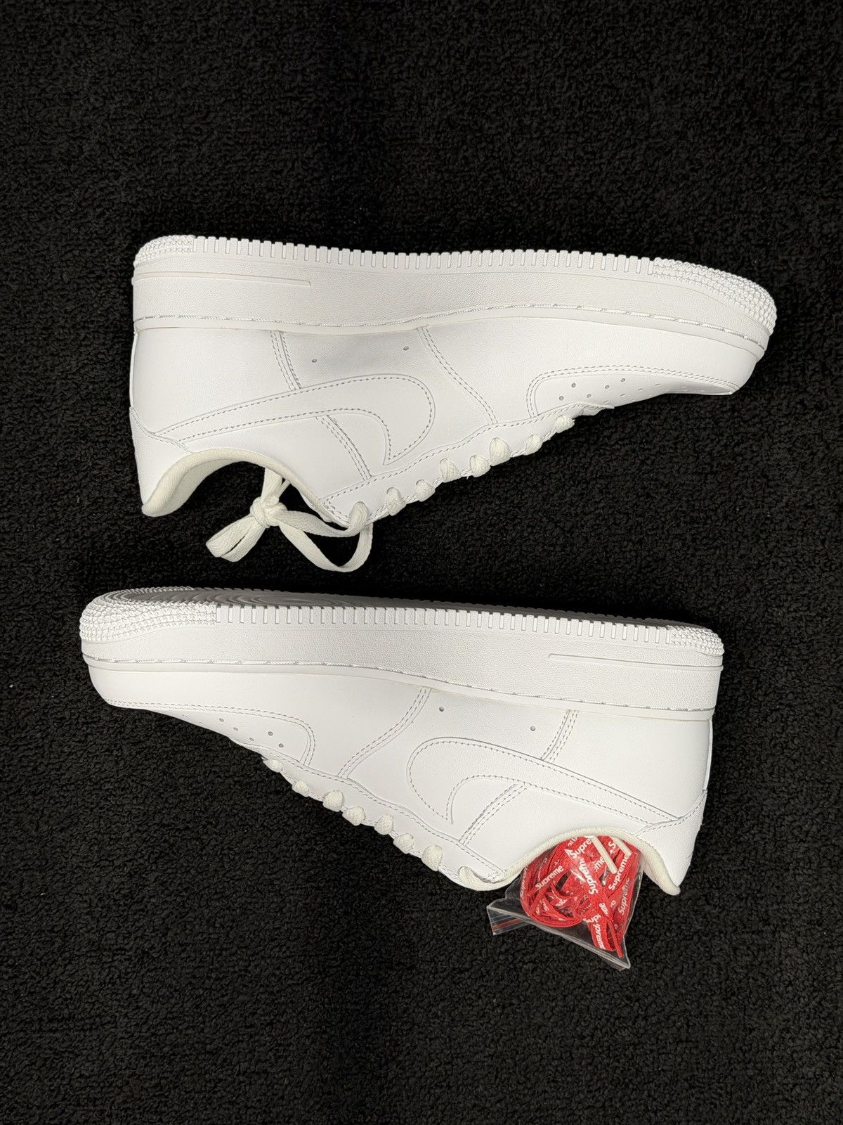 Nike × Supreme DS Supreme x Nike Air Force 1 White Low Tops size 8 Size US 8 / EU 41 - 2 Thumbnail