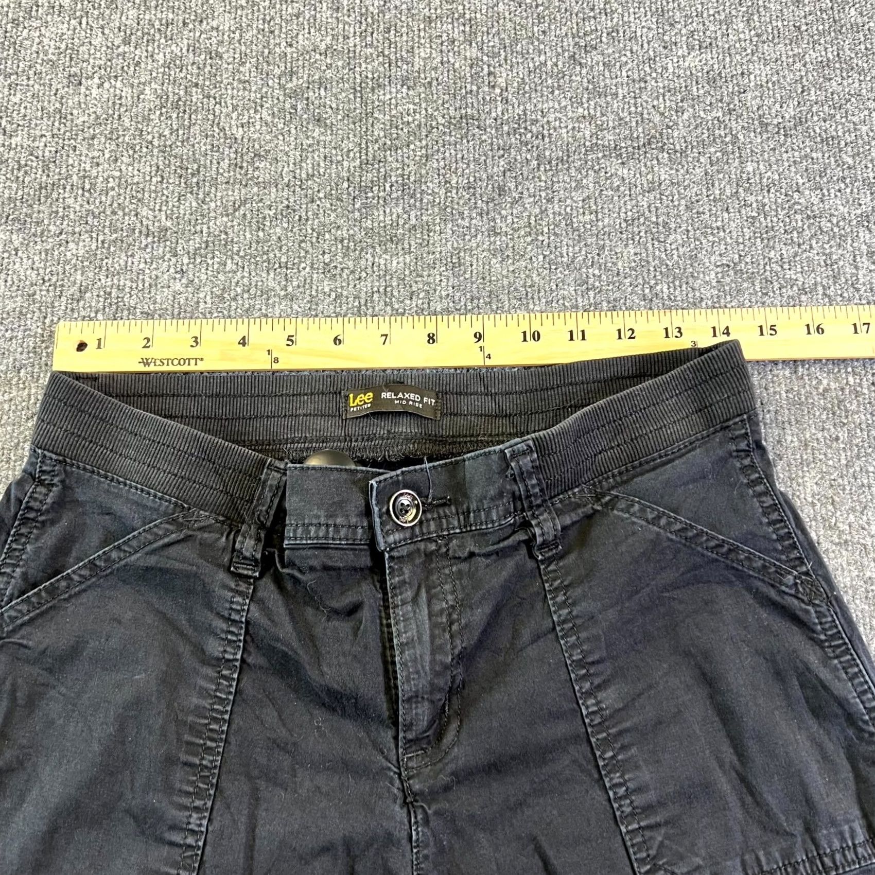 Lee Lee Cargo Capri Pants Womens 8 Black Mid Rise Relaxed Fit Crop Capris Pockets Jeans Cotton Spandex Dry Clean No N/A Size 30" / US 8 / IT 44 - 3 Thumbnail