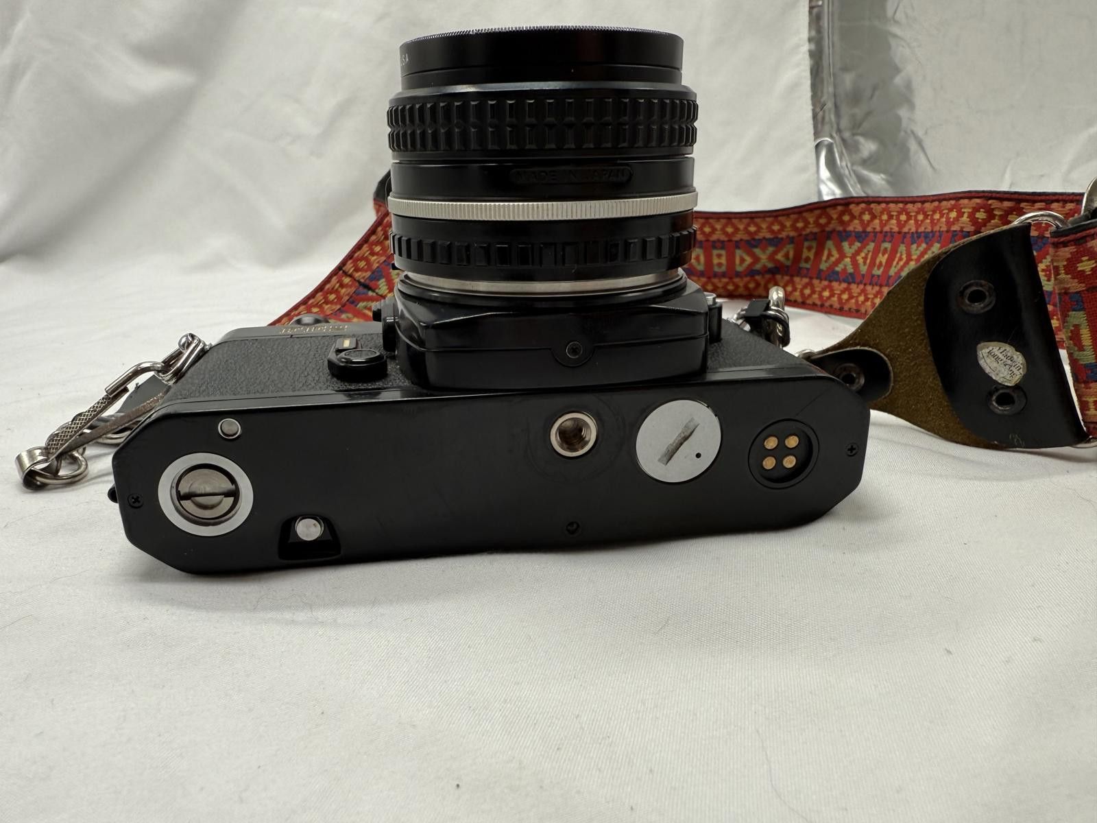 Nikon Vintage Nikon FE2 SLR Camera 28mm f/2.8 Lens & Groovy Strap Size ONE SIZE - 4 Thumbnail