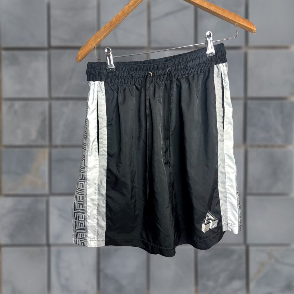 Nike Vintage Nike Satin Shorts Mens L Black 90s Athletic Drawstring Elastic Waist Polyester Satin 6172 Size US 33 - 1 Thumbnail