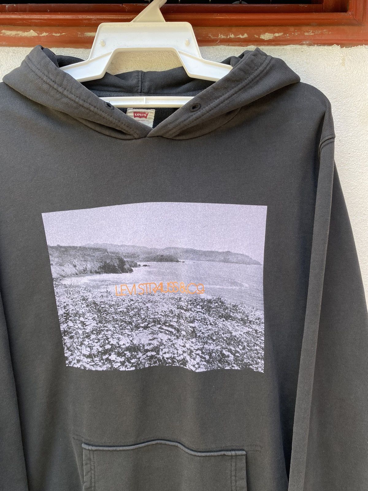 Levi's Levis Strauss & Co, Black Graphic Pullover Hoodie Size US L / EU 52-54 / 3 - 2 Thumbnail