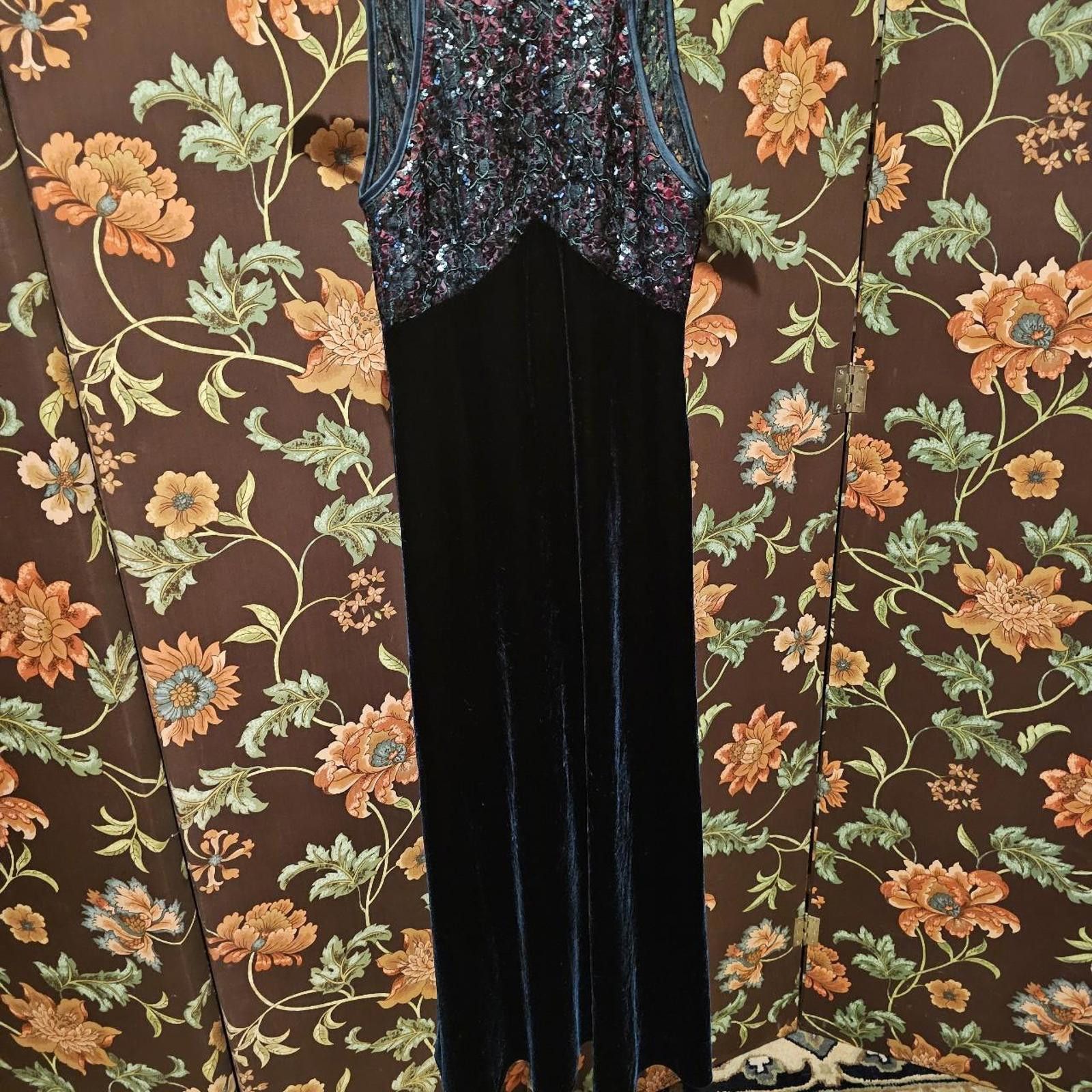 Other Women's Beaded and Velvet Dark Green Dress Size M / US 6-8 / IT 42-44 - 4 Thumbnail
