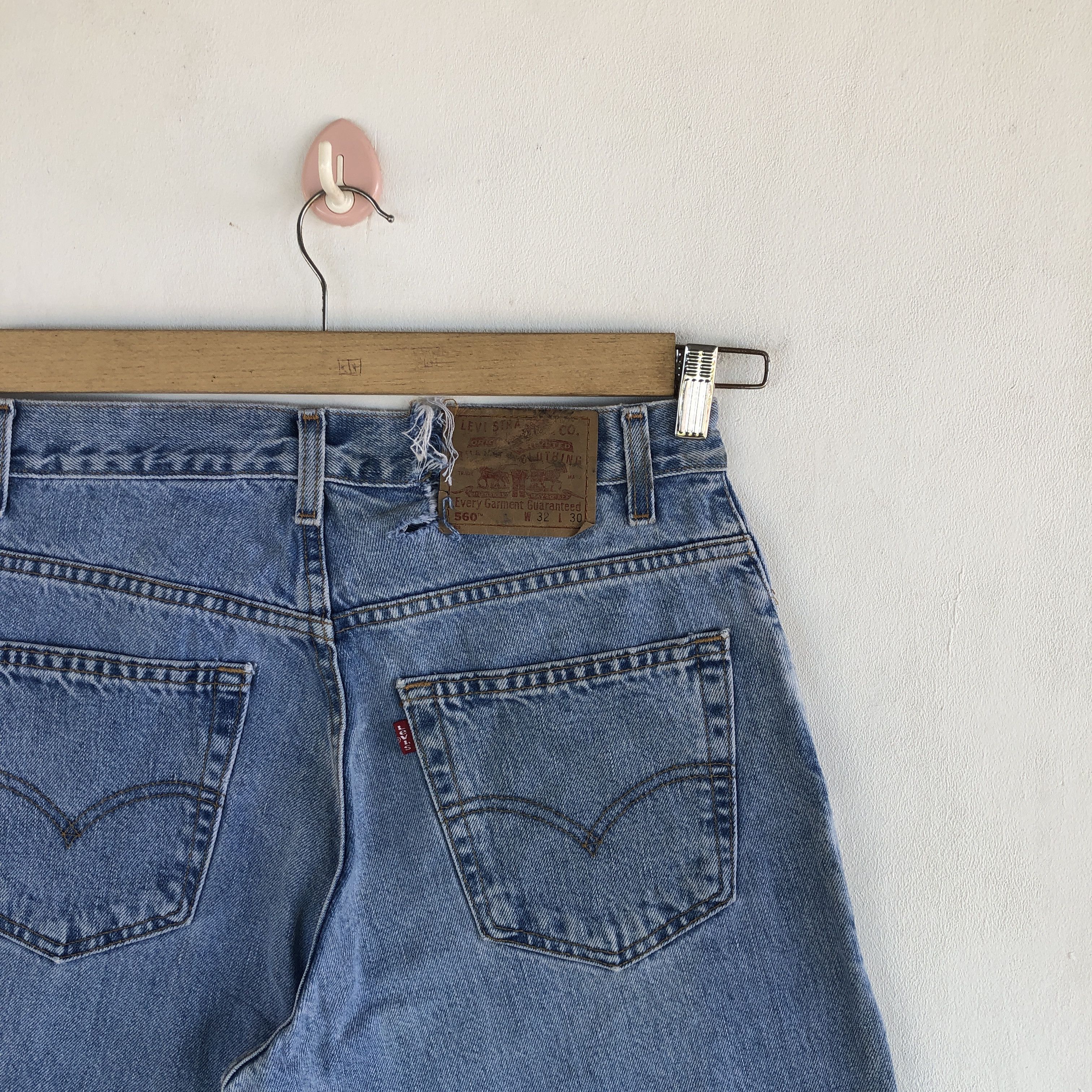 Levi's Vintage Levis 560 Baggy Jeans Levi's Light Wash Faded Denim Size US 30 / EU 46 - 5 Thumbnail