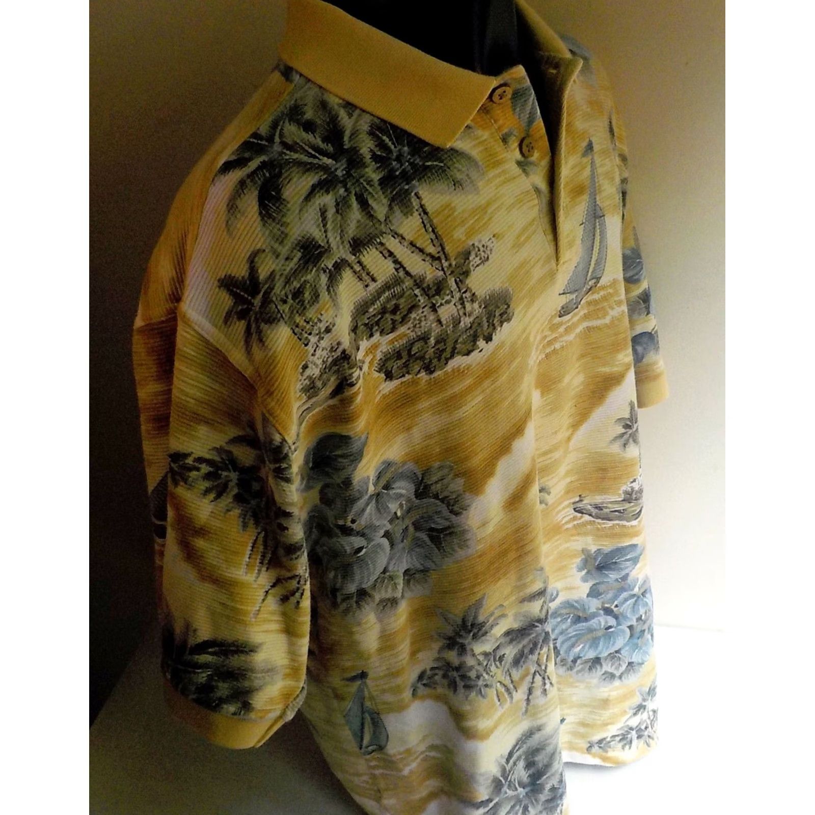 Tommy Bahama TOMMY BAHAMA Tropical Print Polo Shirt Cotton SS Gold/Gray/Blue Large Mens Shirt Size US L / EU 52-54 / 3 - 3 Thumbnail