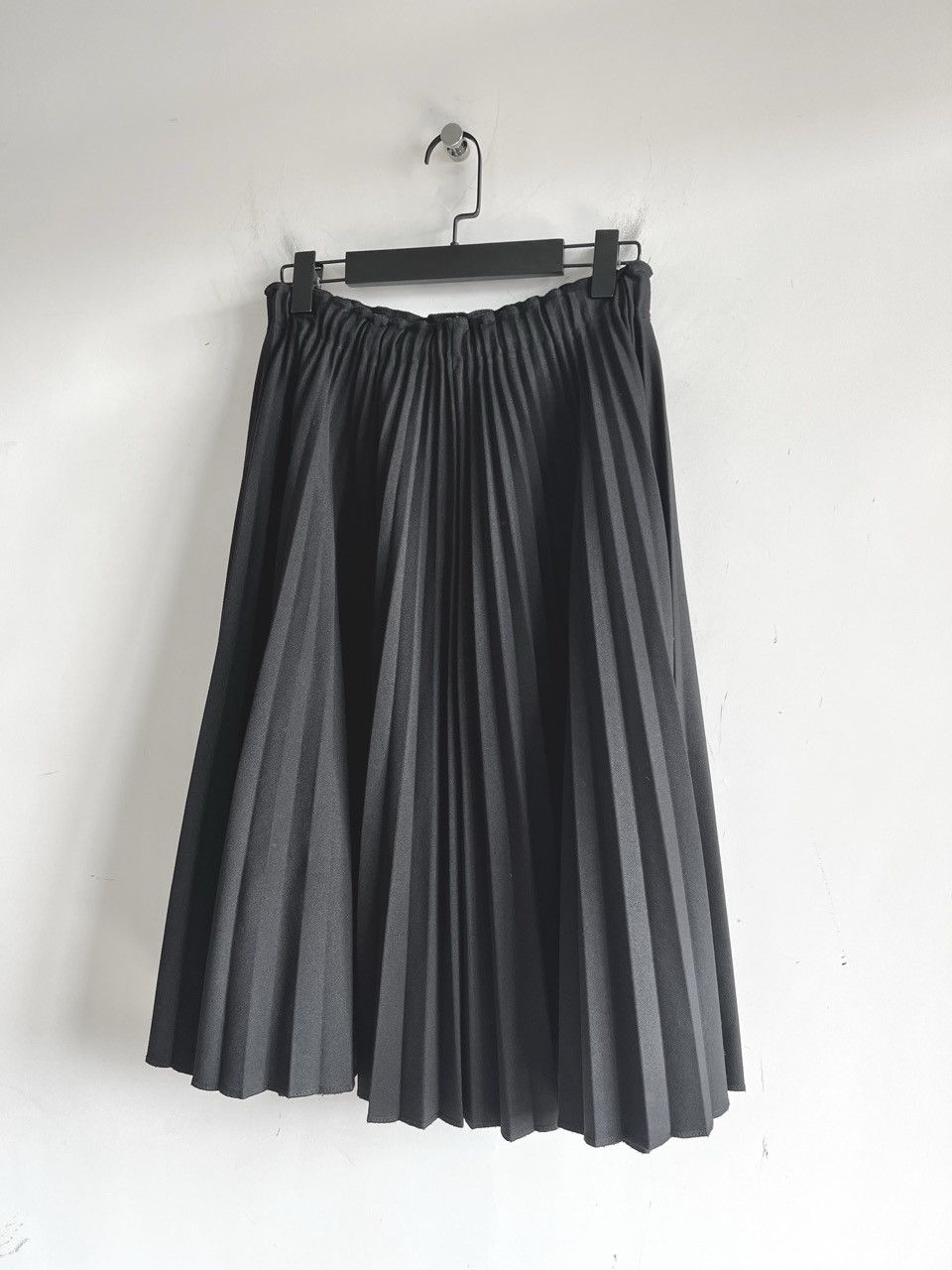 Comme des Garcons Black COMME des GARCONS - Fine Lined Pleated Long Skirt Size 27" / US 4 / IT 40 - 3 Thumbnail
