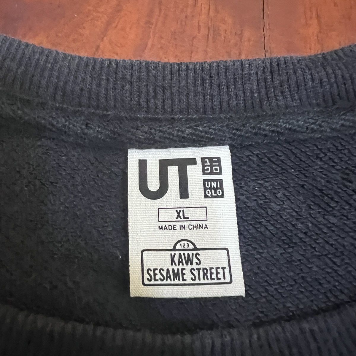 Kaws × Uniqlo Kaws Sweatshirt nice back graphic Size US XL / EU 56 / 4 - 5 Thumbnail