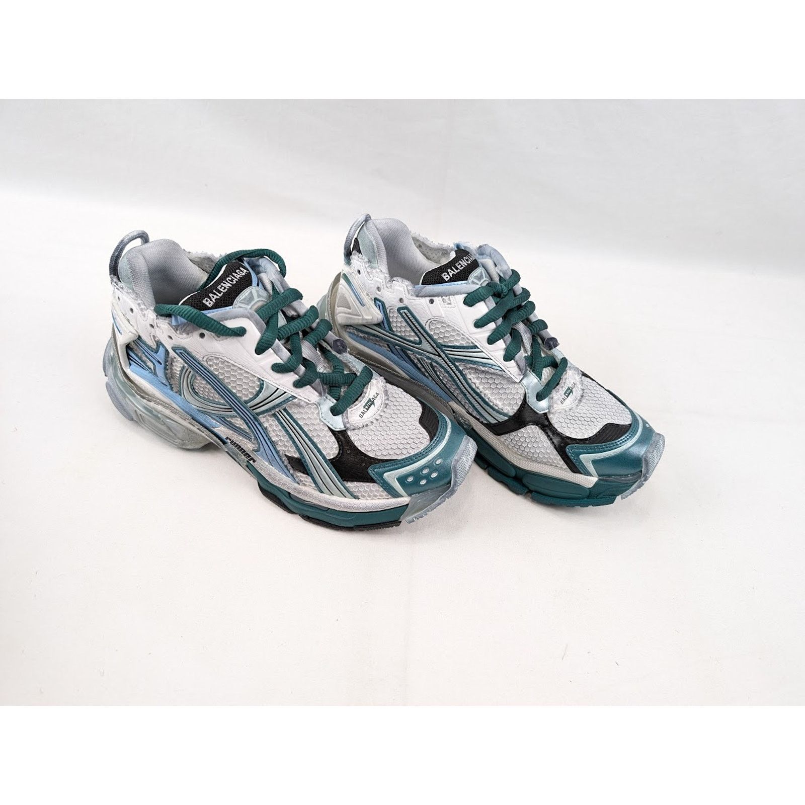 Balenciaga o1rshd1 Q:2 / Runners Gradient Mesh Rubber White/Green/Blue Size US 10 / EU 43 - 12 Thumbnail