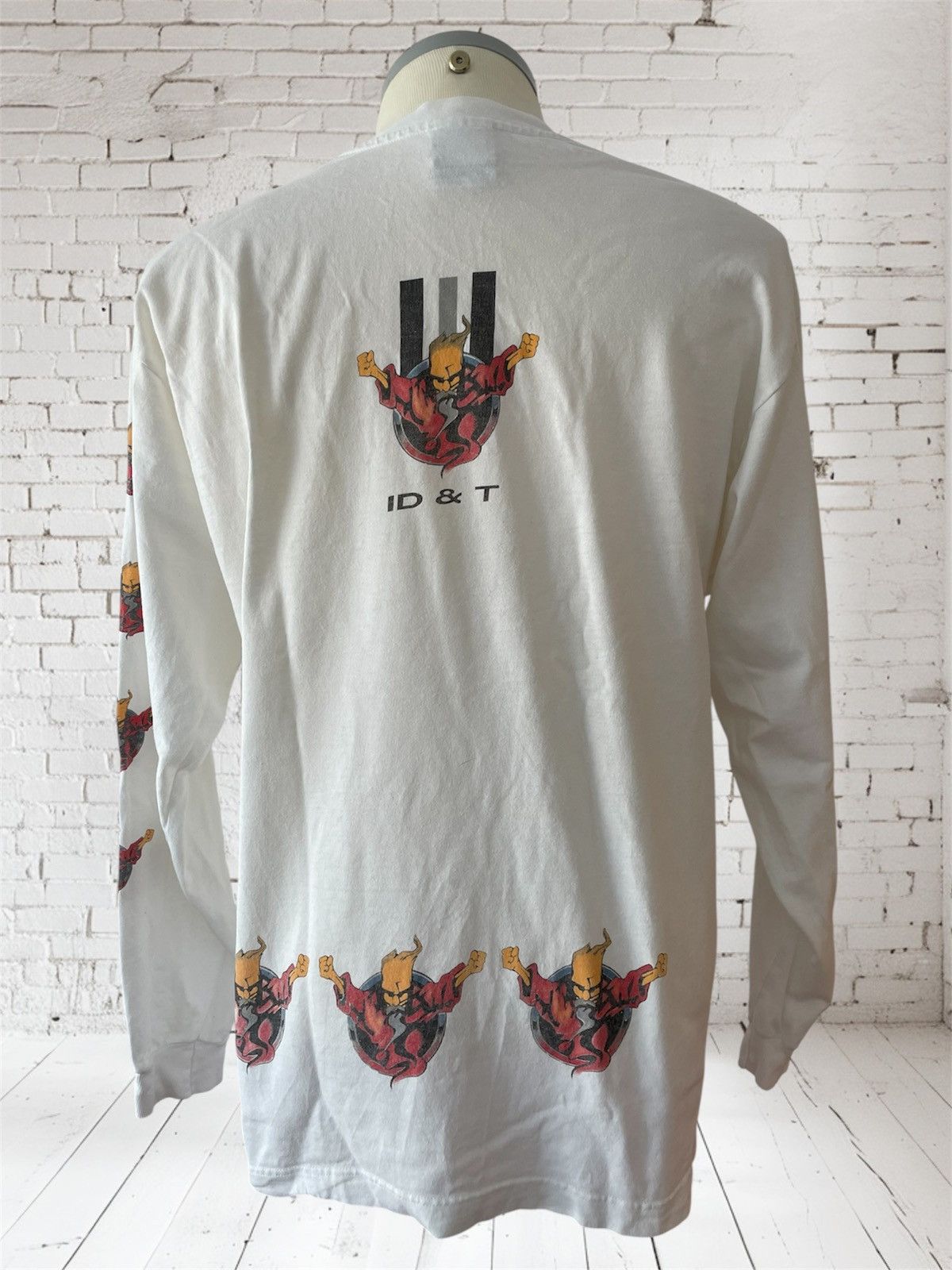 Vintage Vintage ID&T Long Sleeve T-Shirt Size US XL / EU 56 / 4 - 5 Thumbnail
