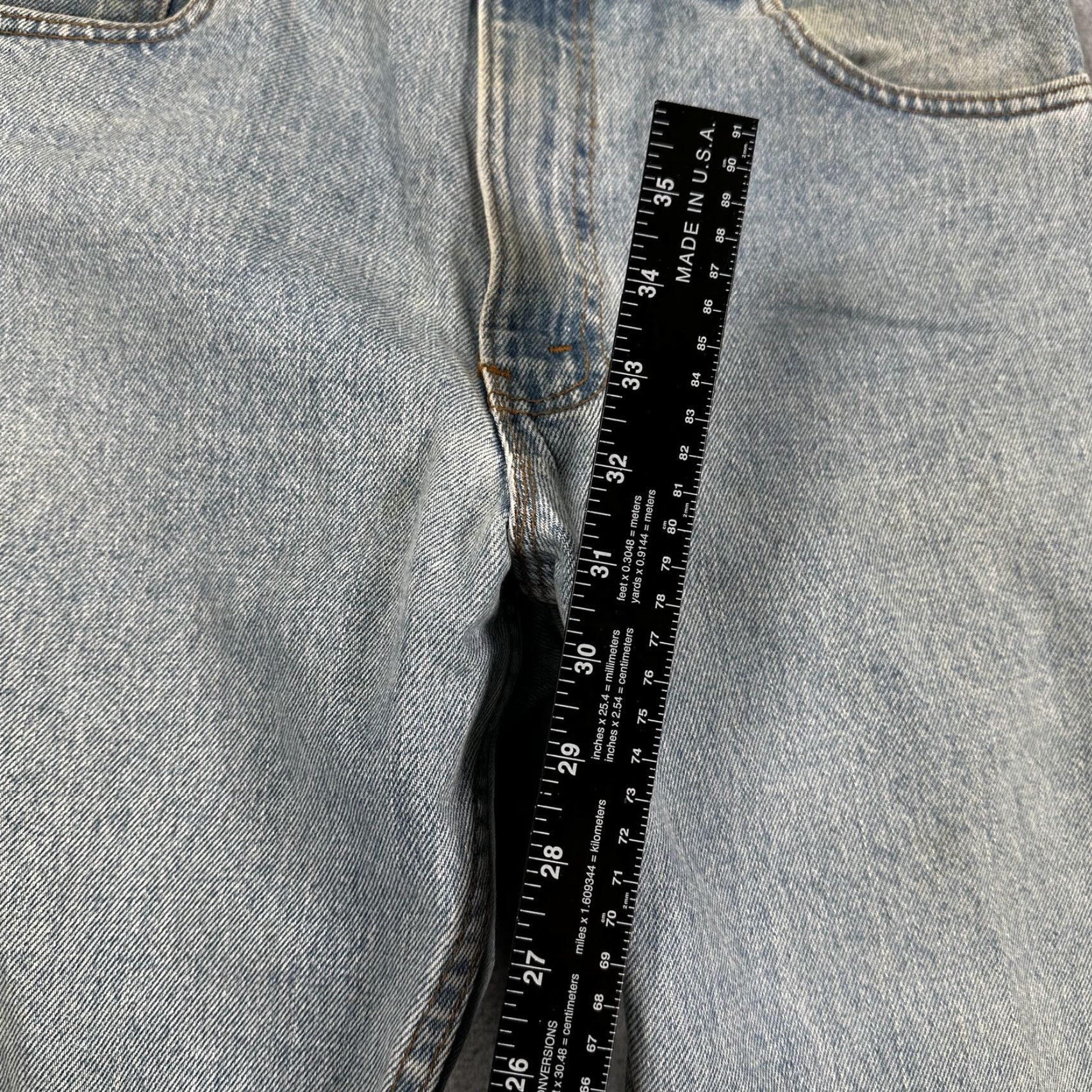 Levi's VINTAGE Levi's 550 Jeans Mens 34x32 Relaxed Fit Tapered Leg Made USA 90s Denim Blue Cotton 100% Relaxed Fit Mens 90s USA Denim Jeans Size US 34 / EU 50 - 7 Thumbnail