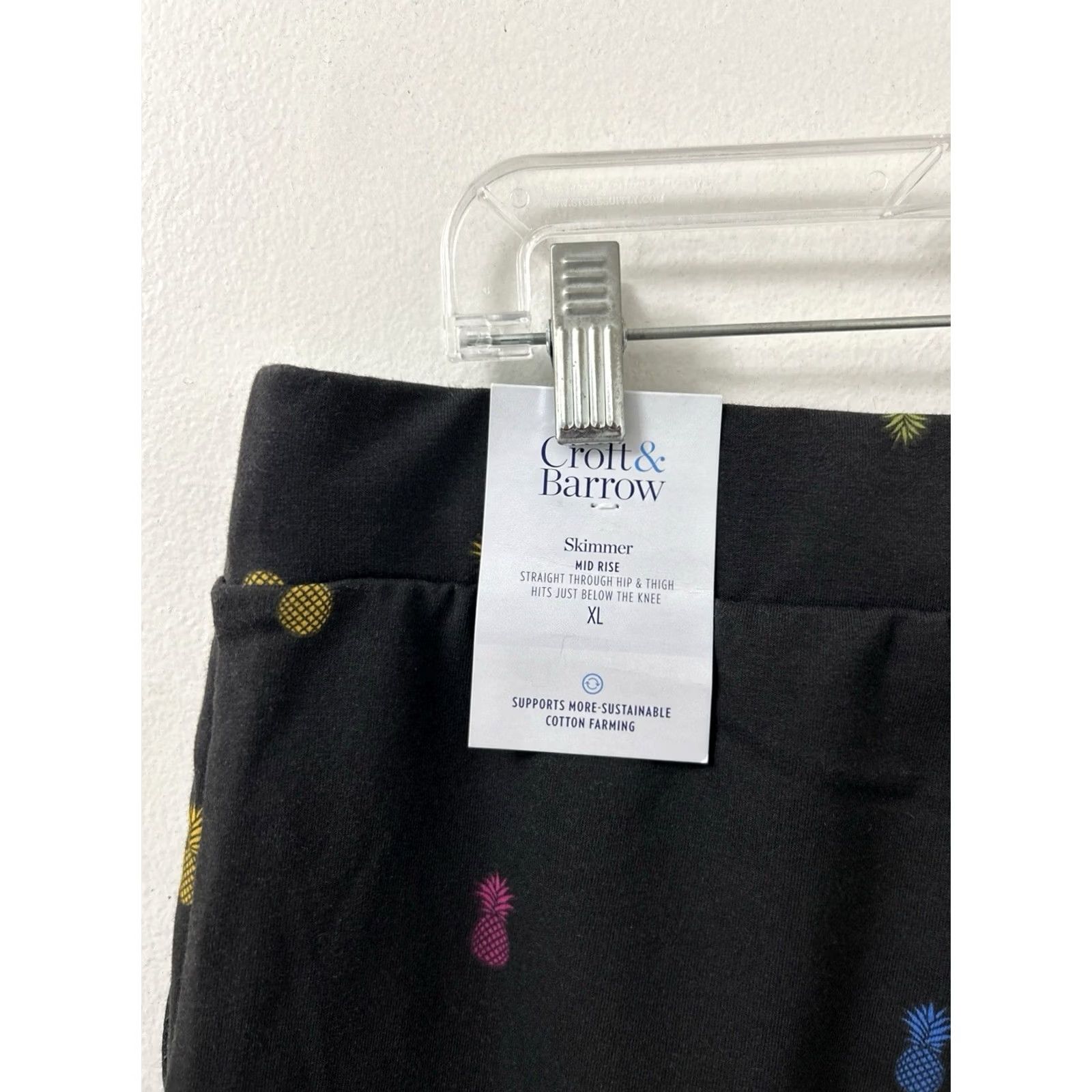 Croft & Barrow VINTAGE Croft & Barrow Skimmer Capri Pants Womens XL Black Pineapple Print Mid Rise Capri NWT Size 40" / US 18 - 4 Thumbnail